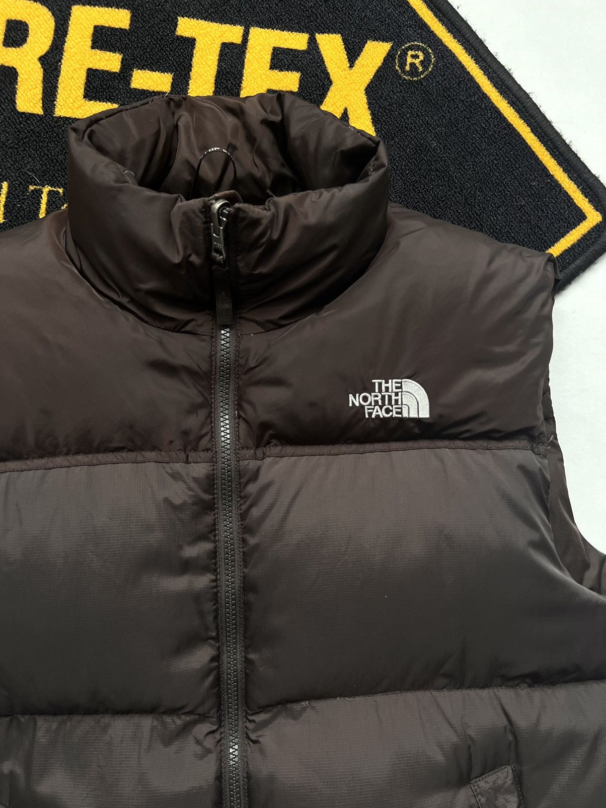 The North Face 2000s The North Face Nuptse Retro Brown 700 Down Vest Size US M / EU 48-50 / 2 - 5 Thumbnail