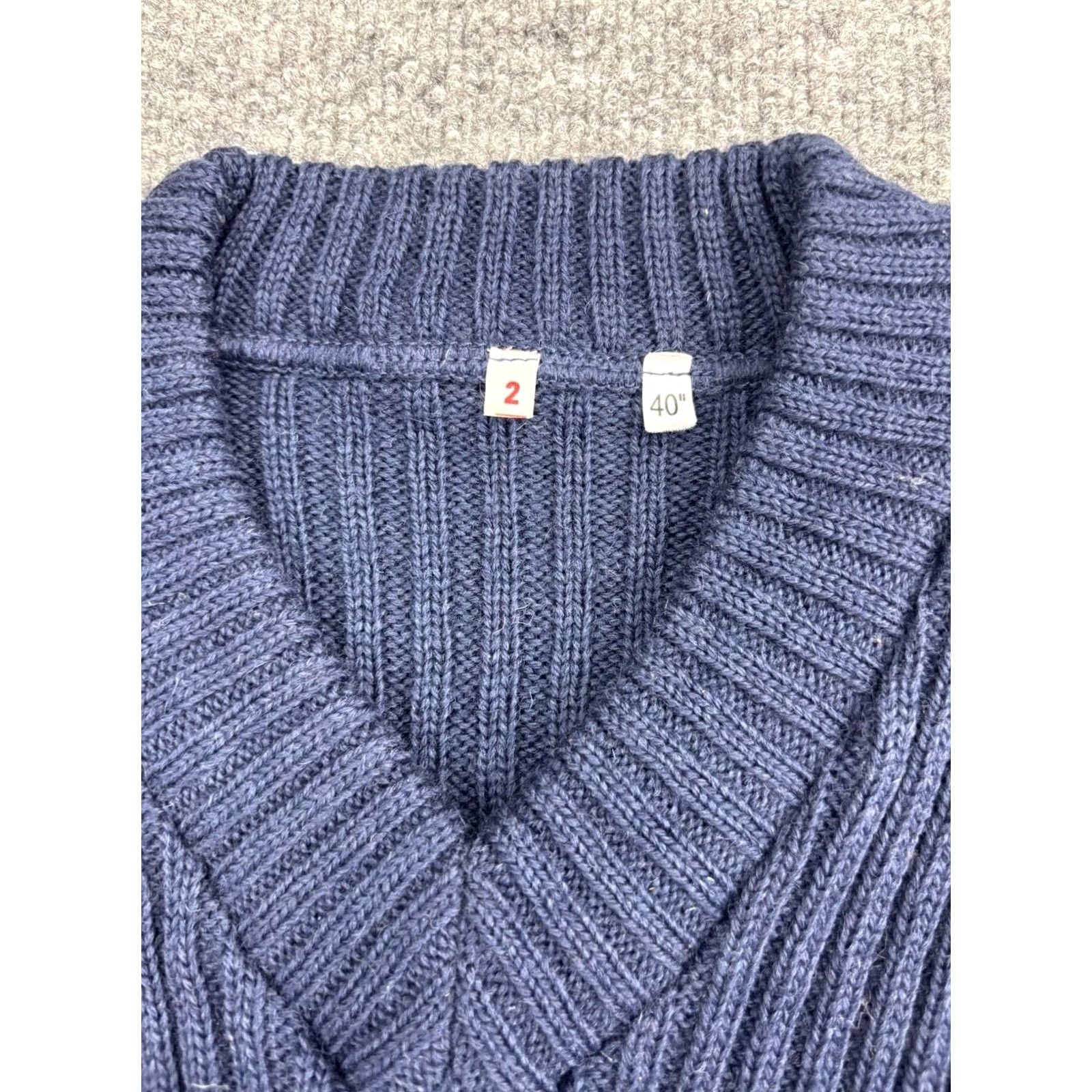 Vintage VINTAGE USAF Wool Sweater Men 40 Blue V-Neck Elbow Patches Pullover Sleeve Long Knit Heavyweight Casual Workwear Outdoor Army Size US L / EU 52-54 / 3 - 2 Thumbnail