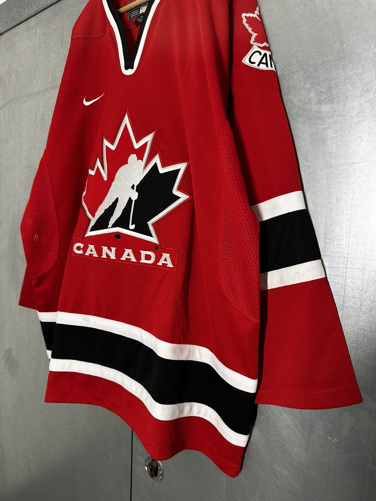 Nike Vintage Nike Canada Ice Hockey National Team NFL Jersey Size US XL / EU 56 / 4 - 5 Thumbnail