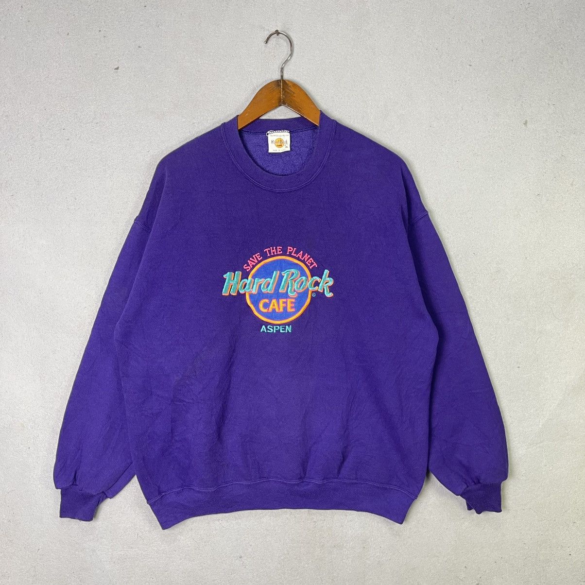 Hard Rock Cafe Vintage Hard Rock Cafe Aspen Purple Crewneck Sweatshirt USA Size US XL / EU 56 / 4 - 1 Thumbnail