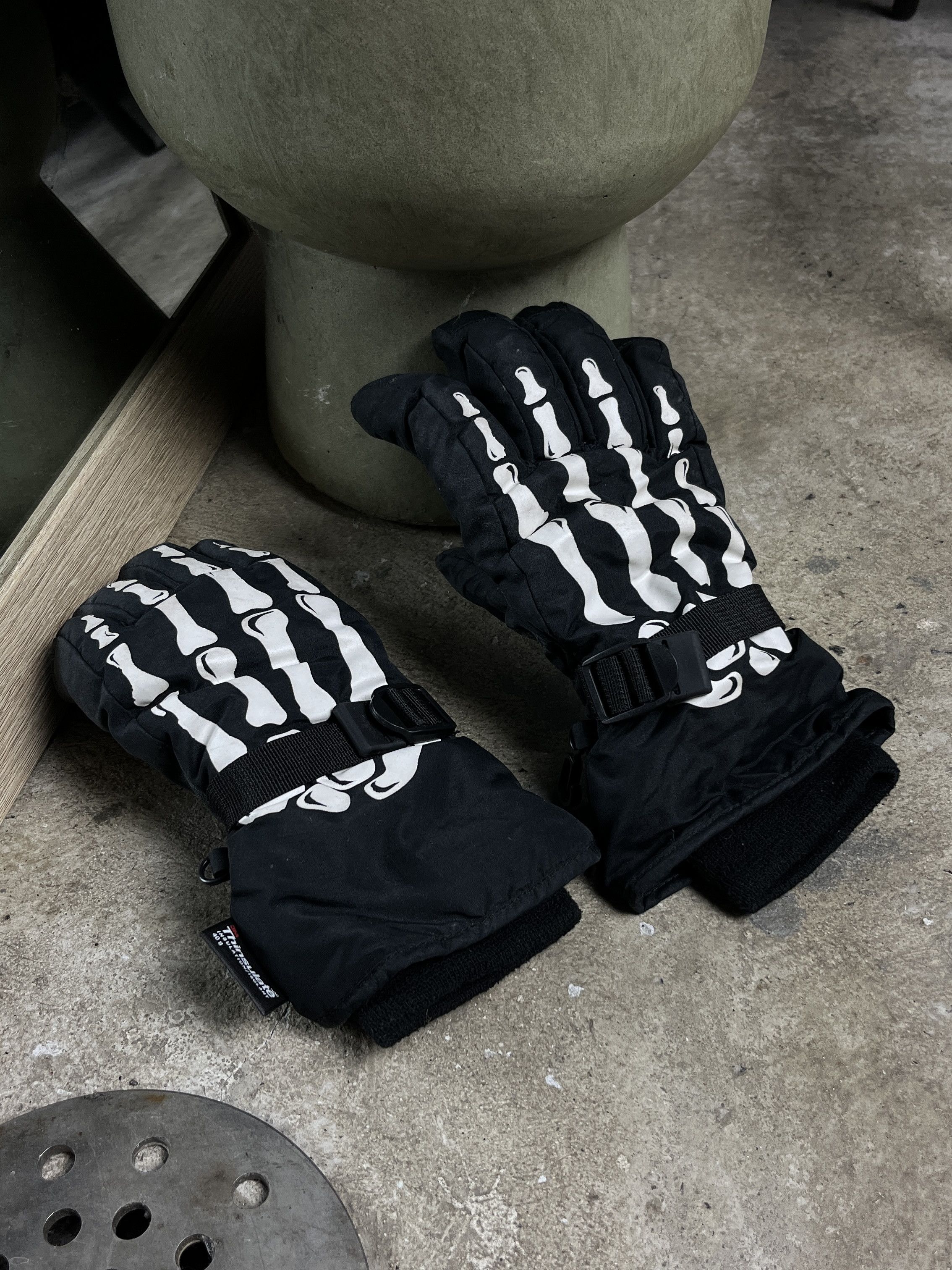 Vintage SKELETON BONE PRINT THINSULATE WINTER GLOVES - № 4508 Size ONE SIZE - 2 Thumbnail