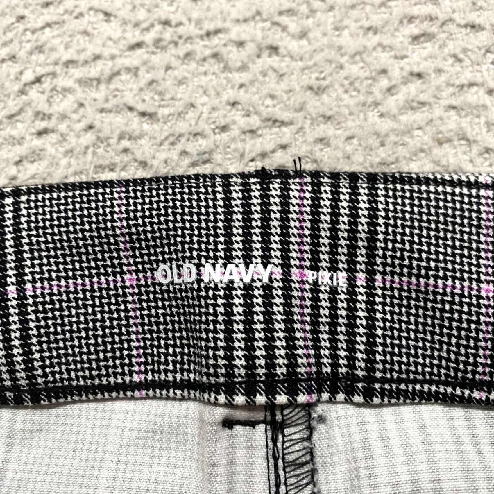 Old Navy Old Navy Pixie Skinny Pants Gray Plaid Women's 2 Mid Rise Ankle Pockets Baggy? Size 26" / US 2 / IT 38 - 3 Thumbnail