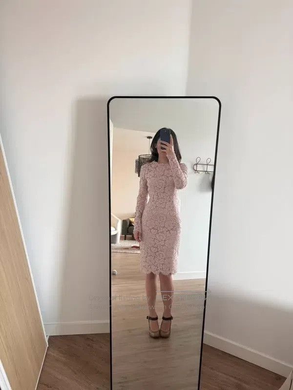Valentino Valentino Light pink lace dress Size S / US 4 / IT 40 - 1 Thumbnail
