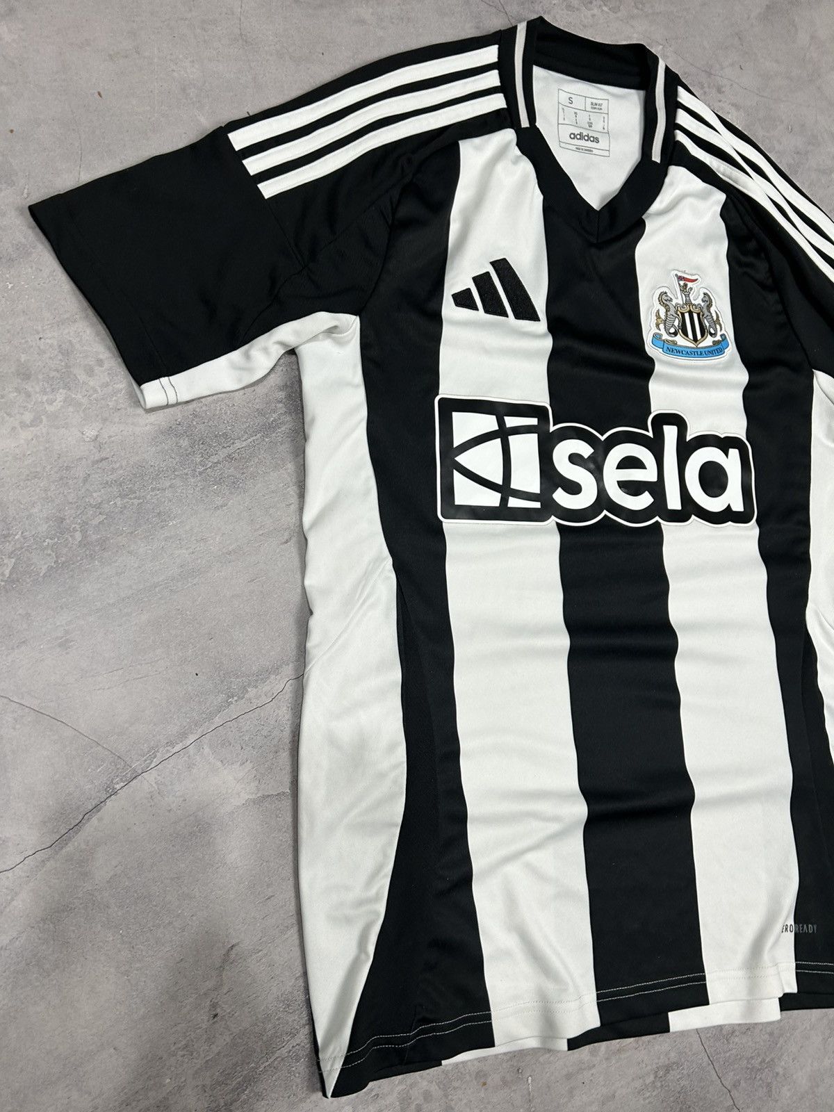 Adidas 2024-25 Adidas Men’s Newcastle United Home Soccer Jersey Size US S / EU 44-46 / 1 - 2 Thumbnail