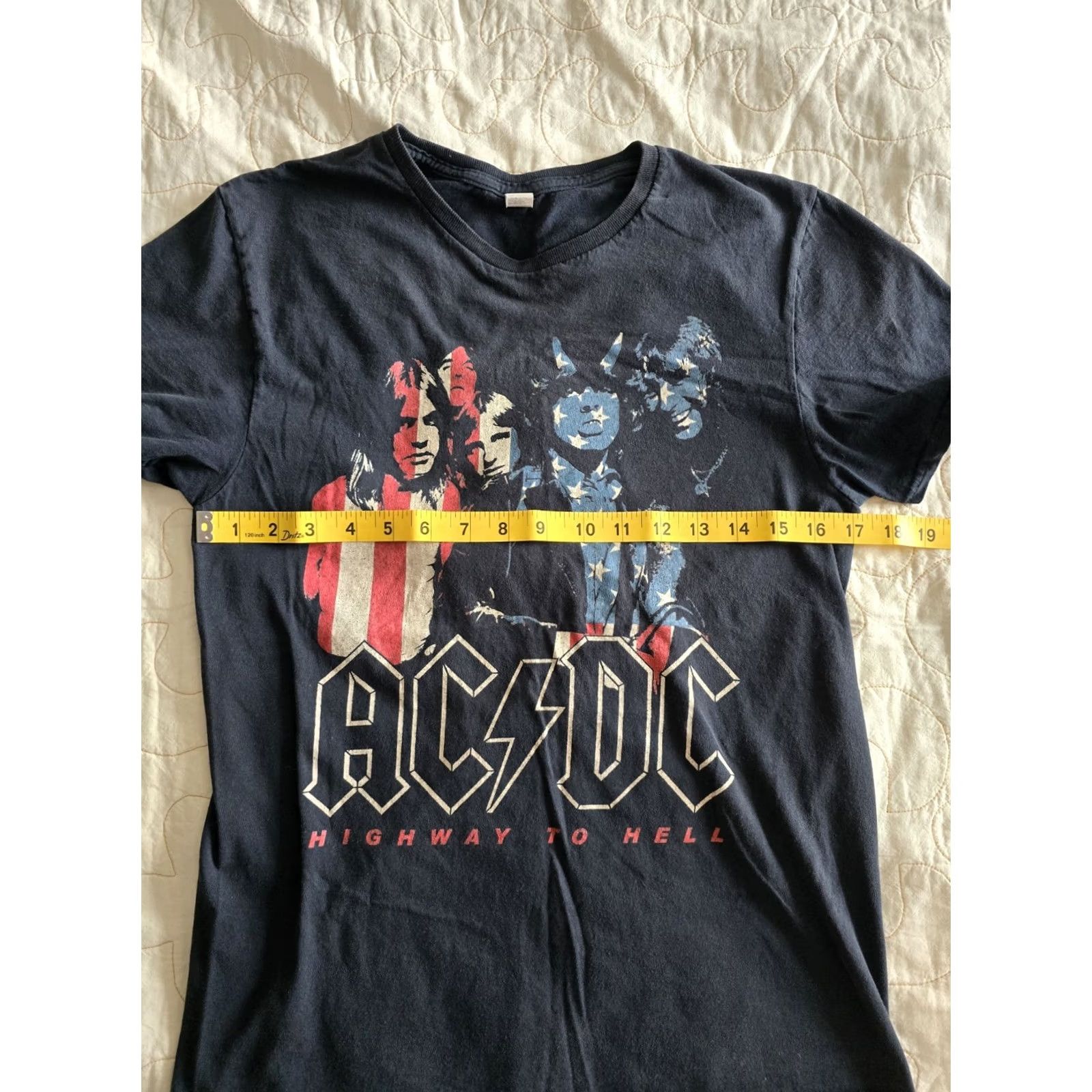 Fruit Of The Loom AC/DC black T-shirt Band Mens Small Crew Neck Short Sleeve Cotton American Flag 90s Theme Mens Size US S / EU 44-46 / 1 - 6 Thumbnail