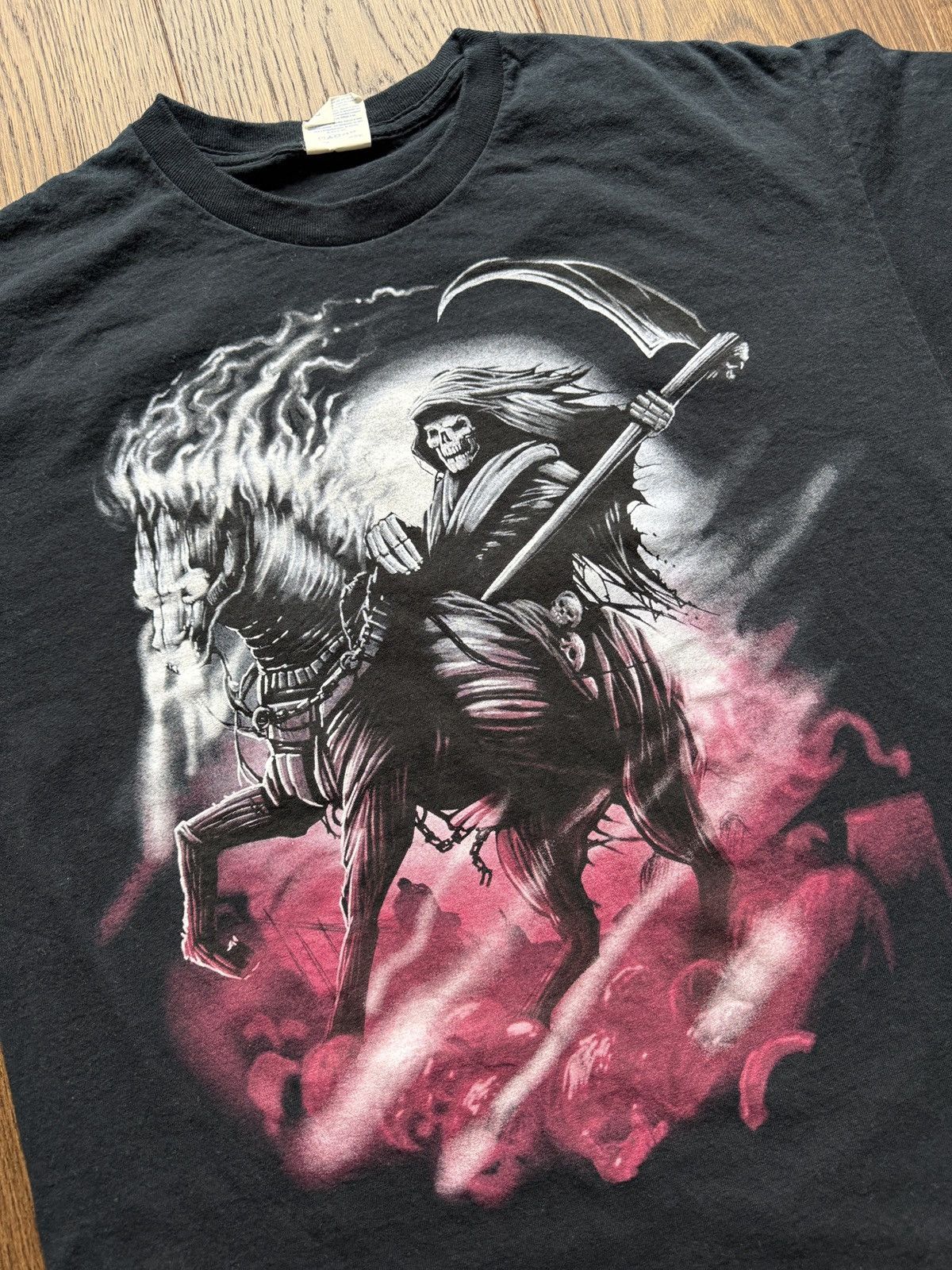 Vintage Vintage Y2K Grim Reaper Skeleton Horse Graphic Tee Size US L / EU 52-54 / 3 - 3 Thumbnail