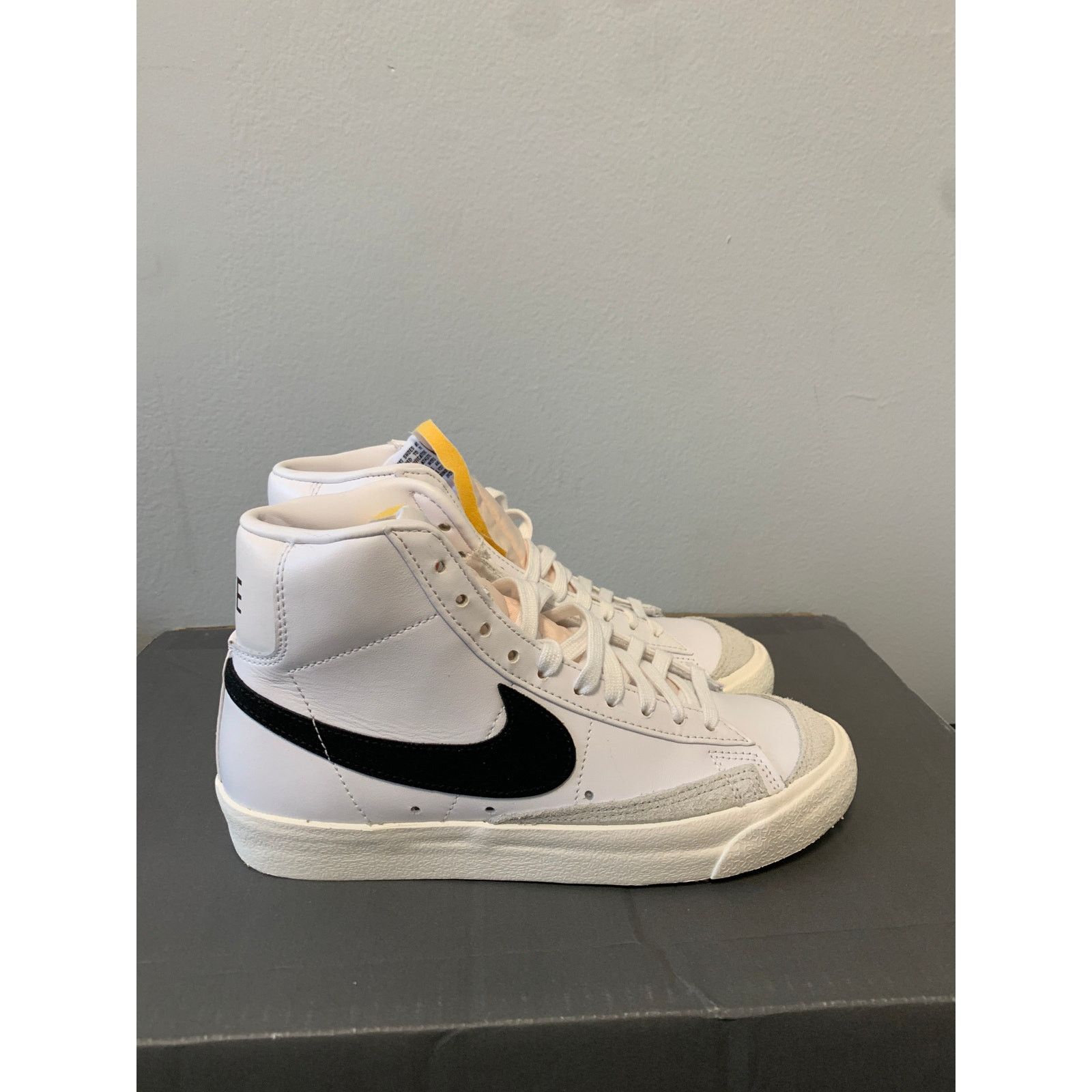 Nike Nike Blazer Mid 77 White Black Women's Size 7 BRAND NEW Size US 7 / IT 37 - 1 Thumbnail