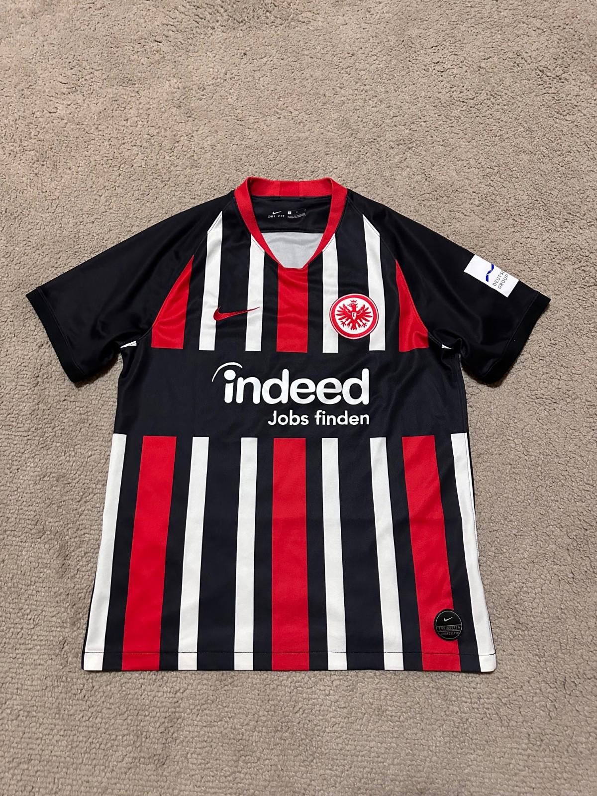 Nike Eintracht Frankfurt 2019/2020 Home Football Shirt Silva #33 Size US L / EU 52-54 / 3 - 1 Thumbnail