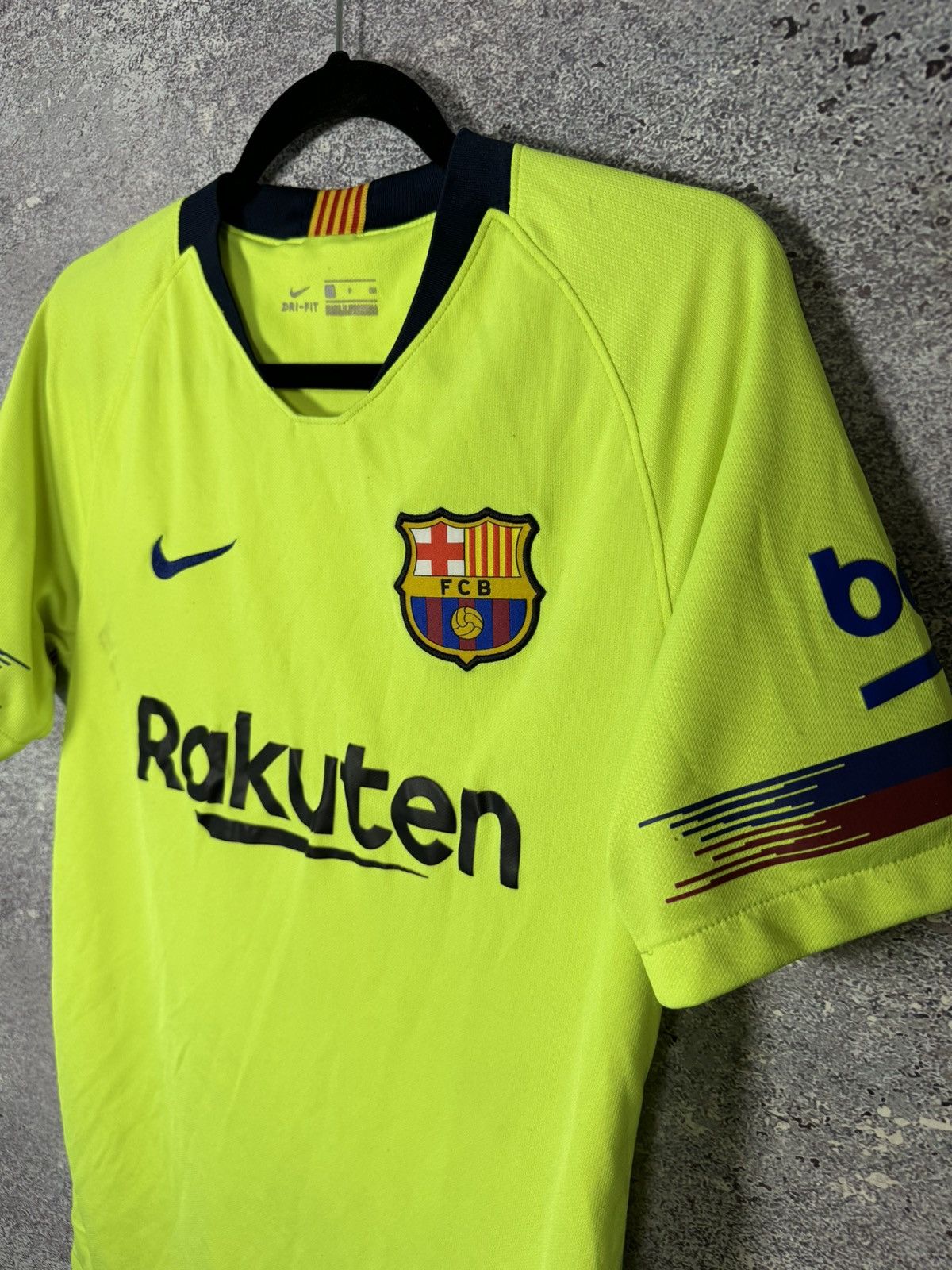 Nike Vintage FC Barcelona 2018/19 Away Nike Soccer Jersey Size US S / EU 44-46 / 1 - 11 Thumbnail