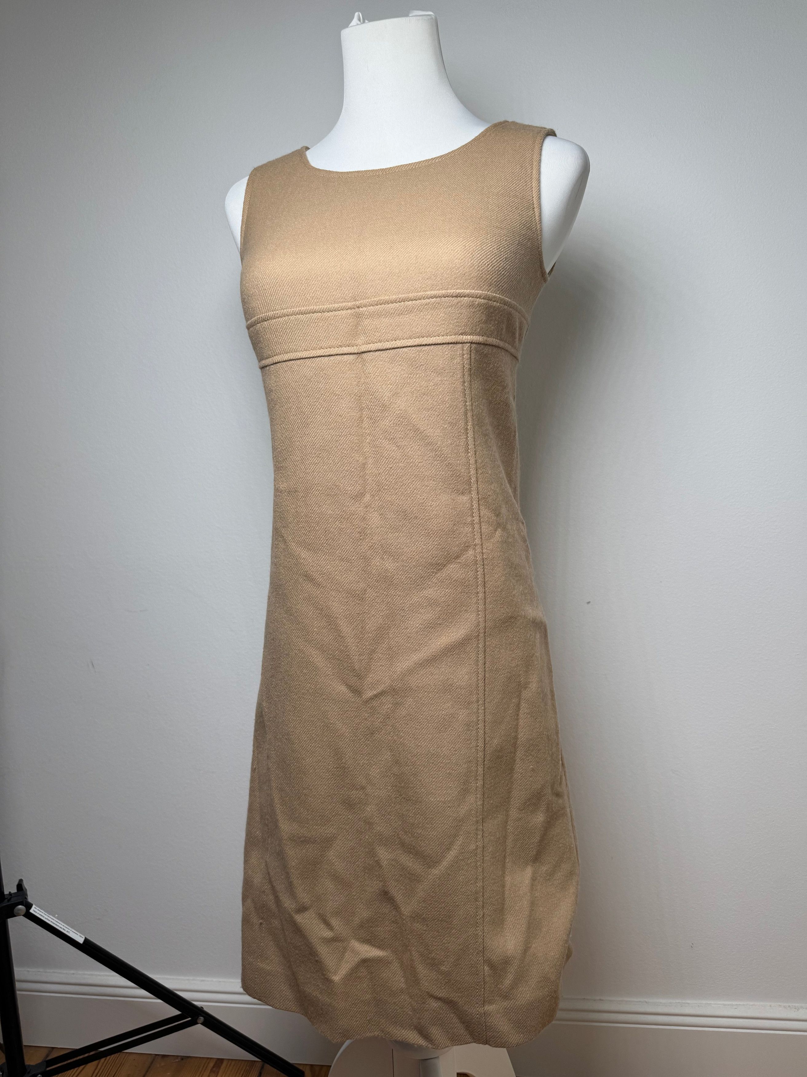 Courreges Vintage Wool Dress 38/M Size M / US 6-8 / IT 42-44 - 1 Thumbnail