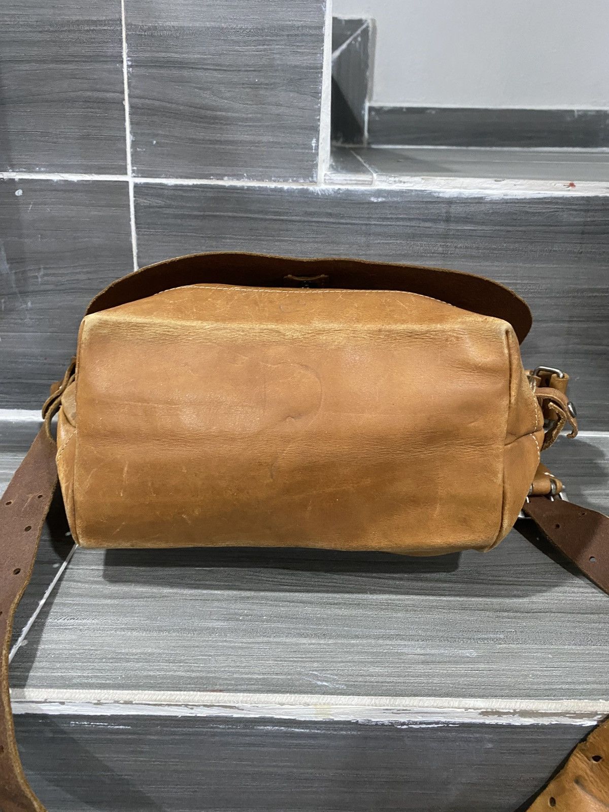 Japanese Brand Full Leather Patina 1203 Mano Fece Cross Body Bag Size ONE SIZE - 10 Thumbnail