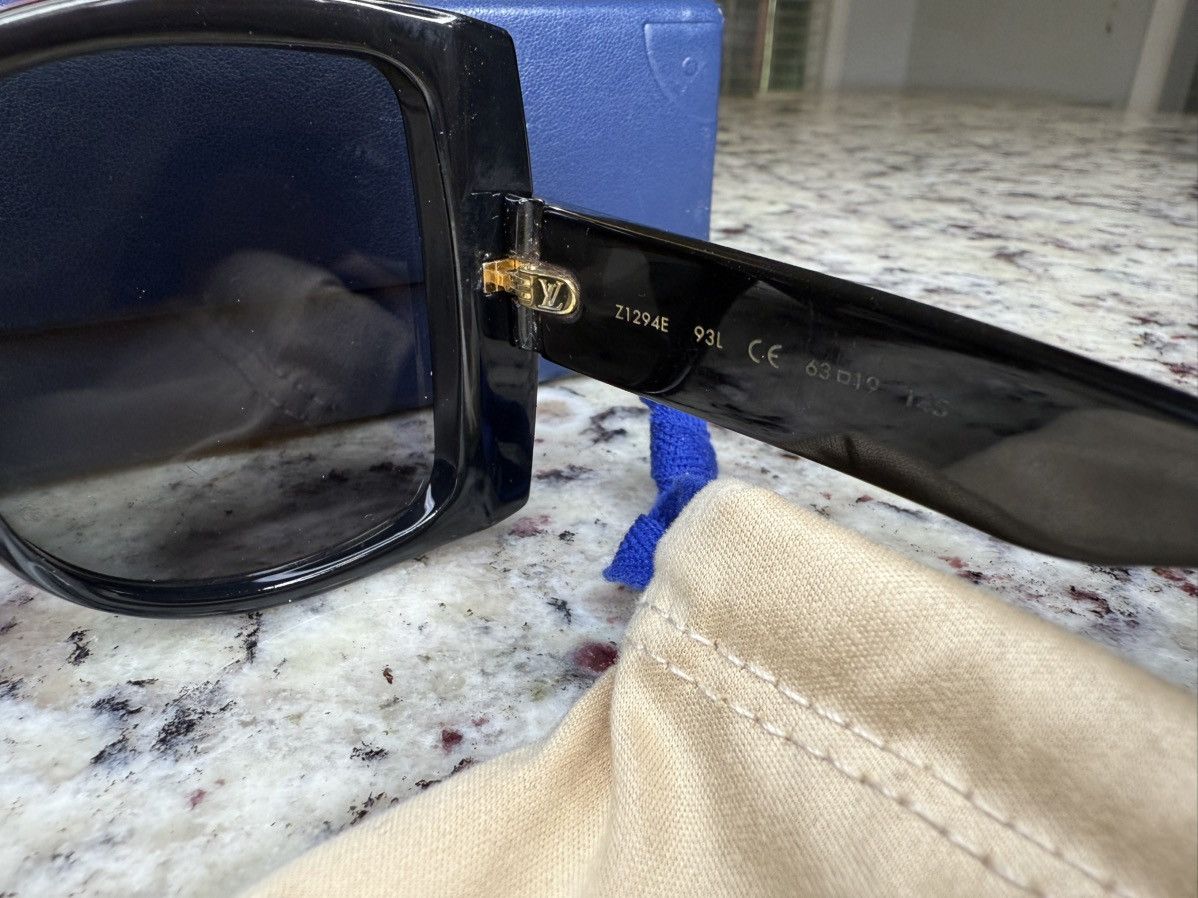 Louis Vuitton Louis Vuitton Black Oversized Sunglasses with Gold Accents Size ONE SIZE - 4 Thumbnail