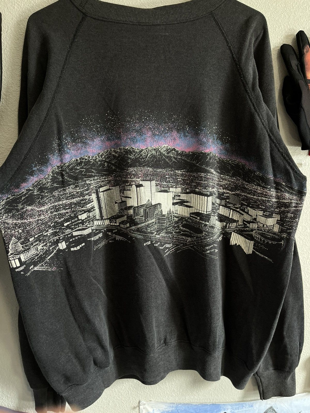 Hanes × Vintage Vintage 80s Salt Lake City Hanes Sweatshirt XL USA Size US XL / EU 56 / 4 - 3 Thumbnail