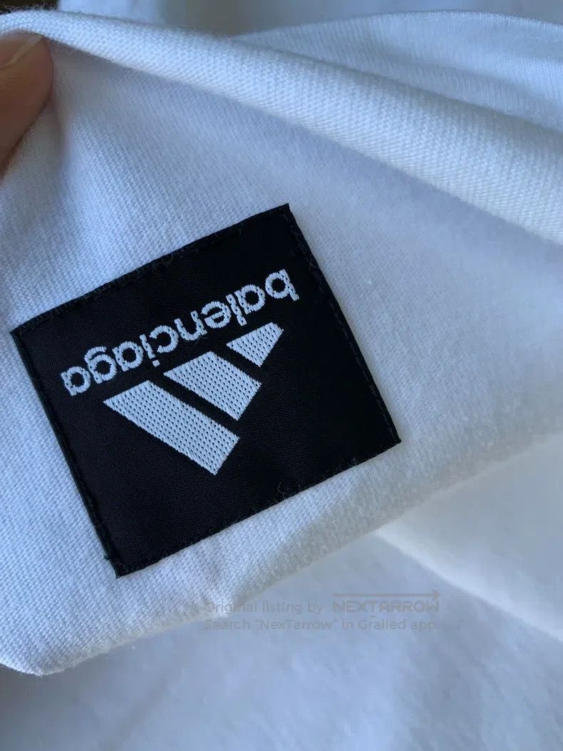 Balenciaga Balenciaga Short-sleeve Size US S / EU 44-46 / 1 - 2 Thumbnail