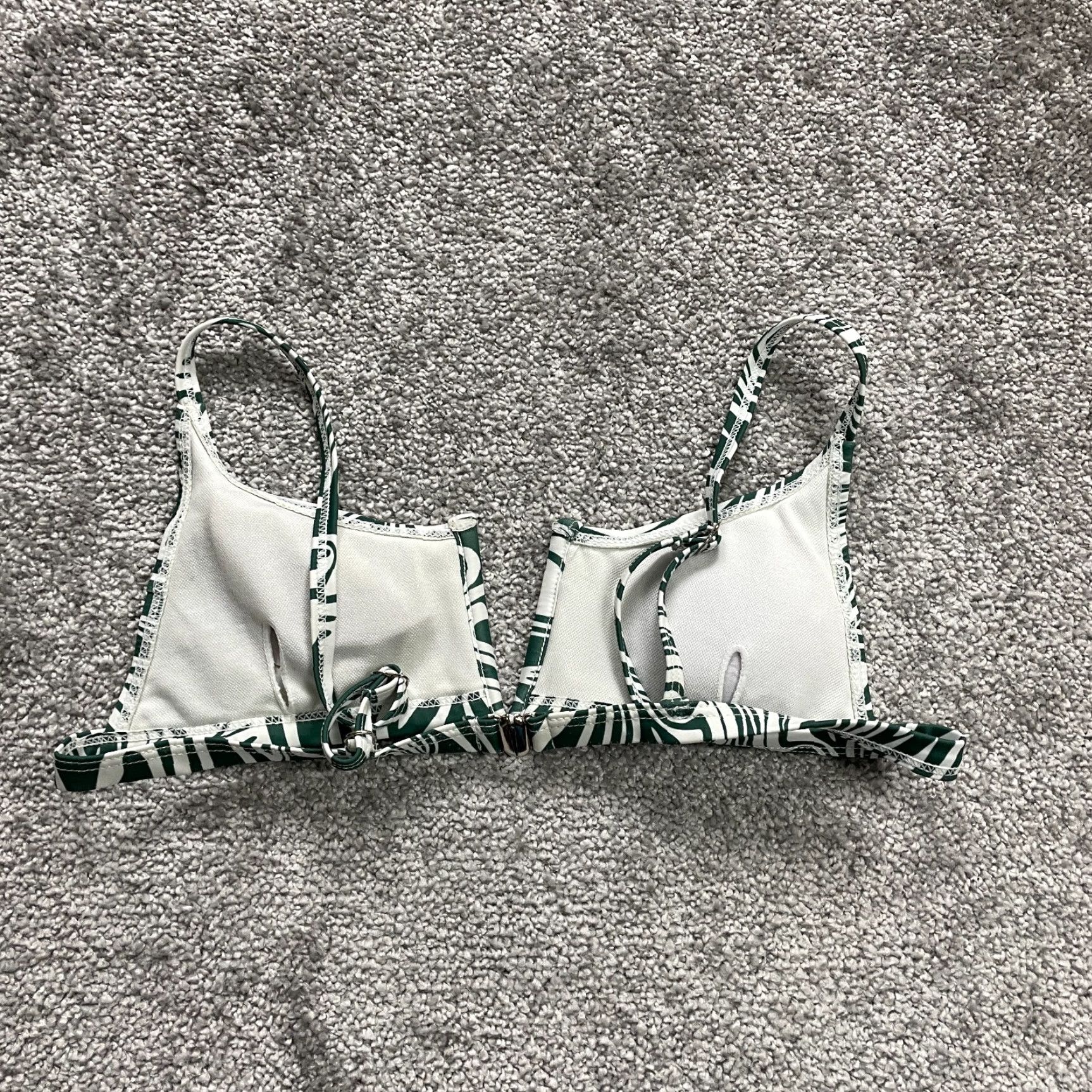 Vintage Unbranded Swimwear Bikini Top Green White Abstract Spaghetti Beach 22" Top Womens Size 3XL / US 20-22 - 2 Thumbnail