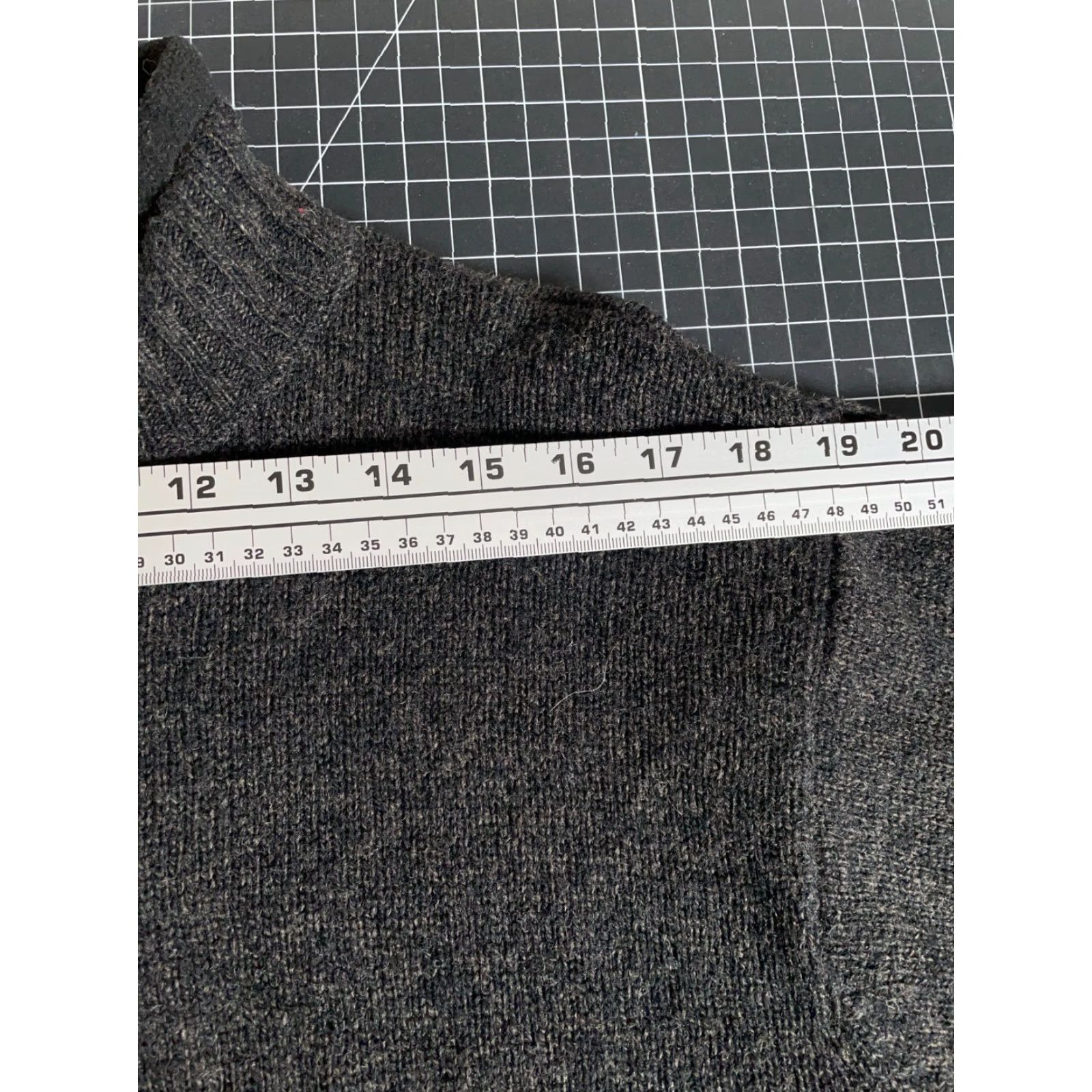 Vintage Woolrich Wool Sweater 1/4-Zip Adult Large Dark Gray Mock Neck Pullover Preppy Mens Size US L / EU 52-54 / 3 - 7 Thumbnail