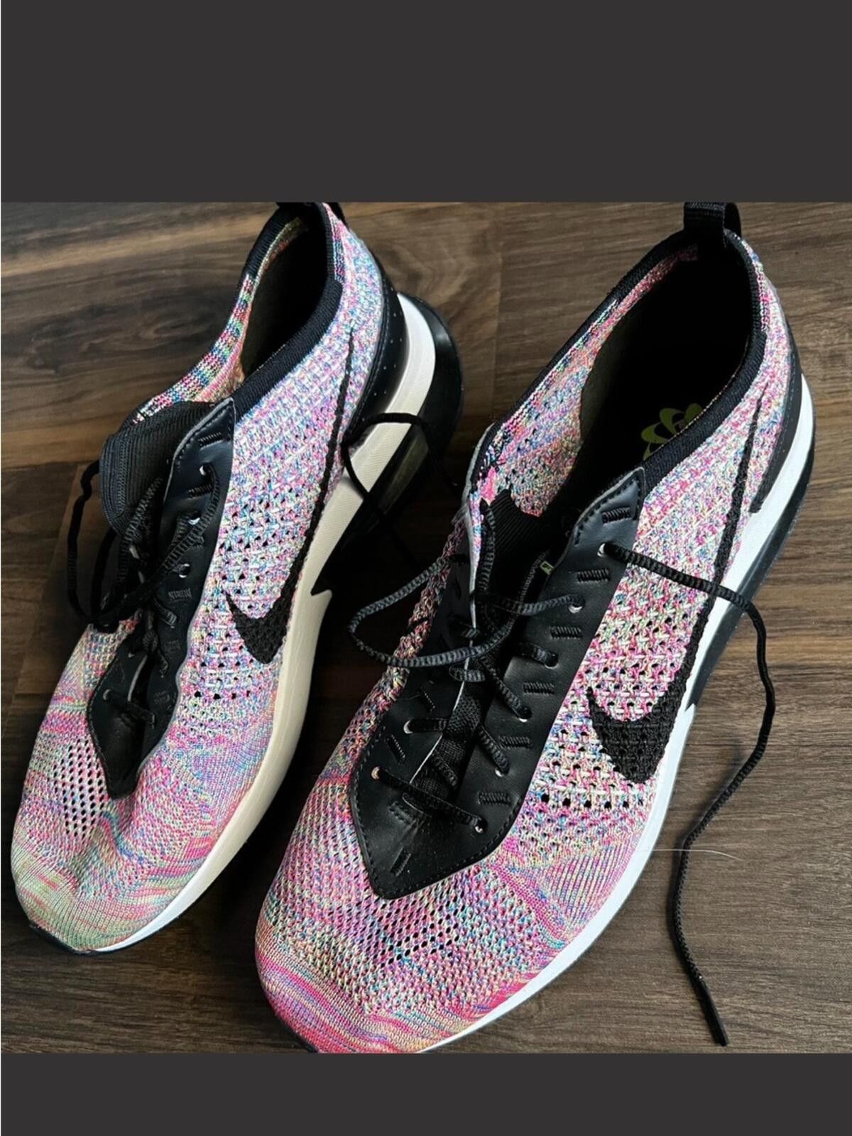 Nike men’s Flyknit Running Shoes - Pink/Black