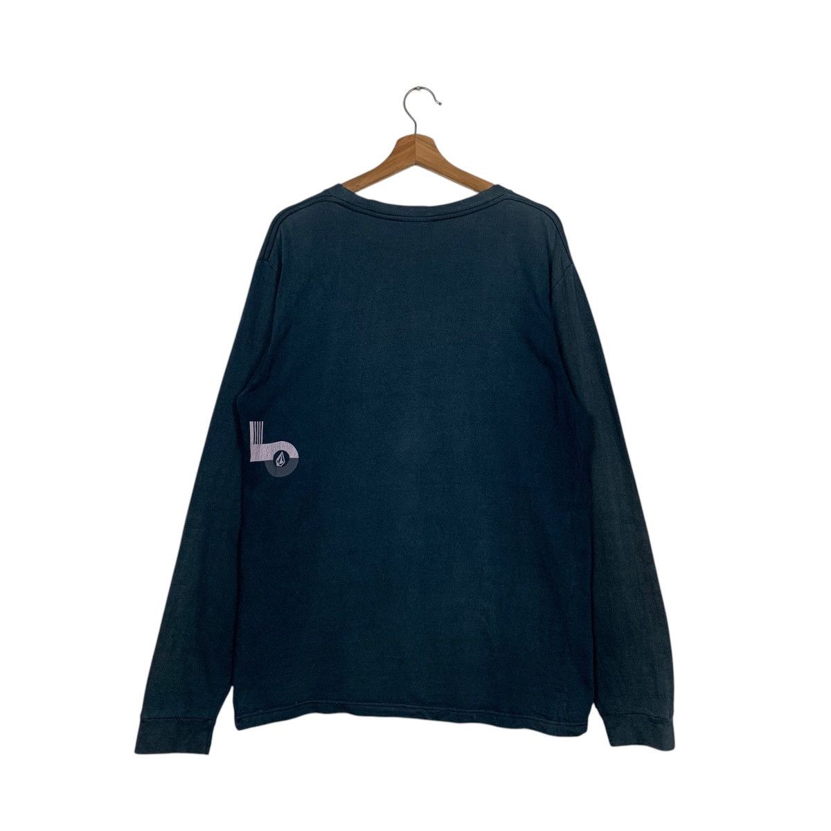 Volcom 90’s Trashed VOLCOM Big Logo Long Sleeve Tees #2603-C117 Size US M / EU 48-50 / 2 - 7 Thumbnail