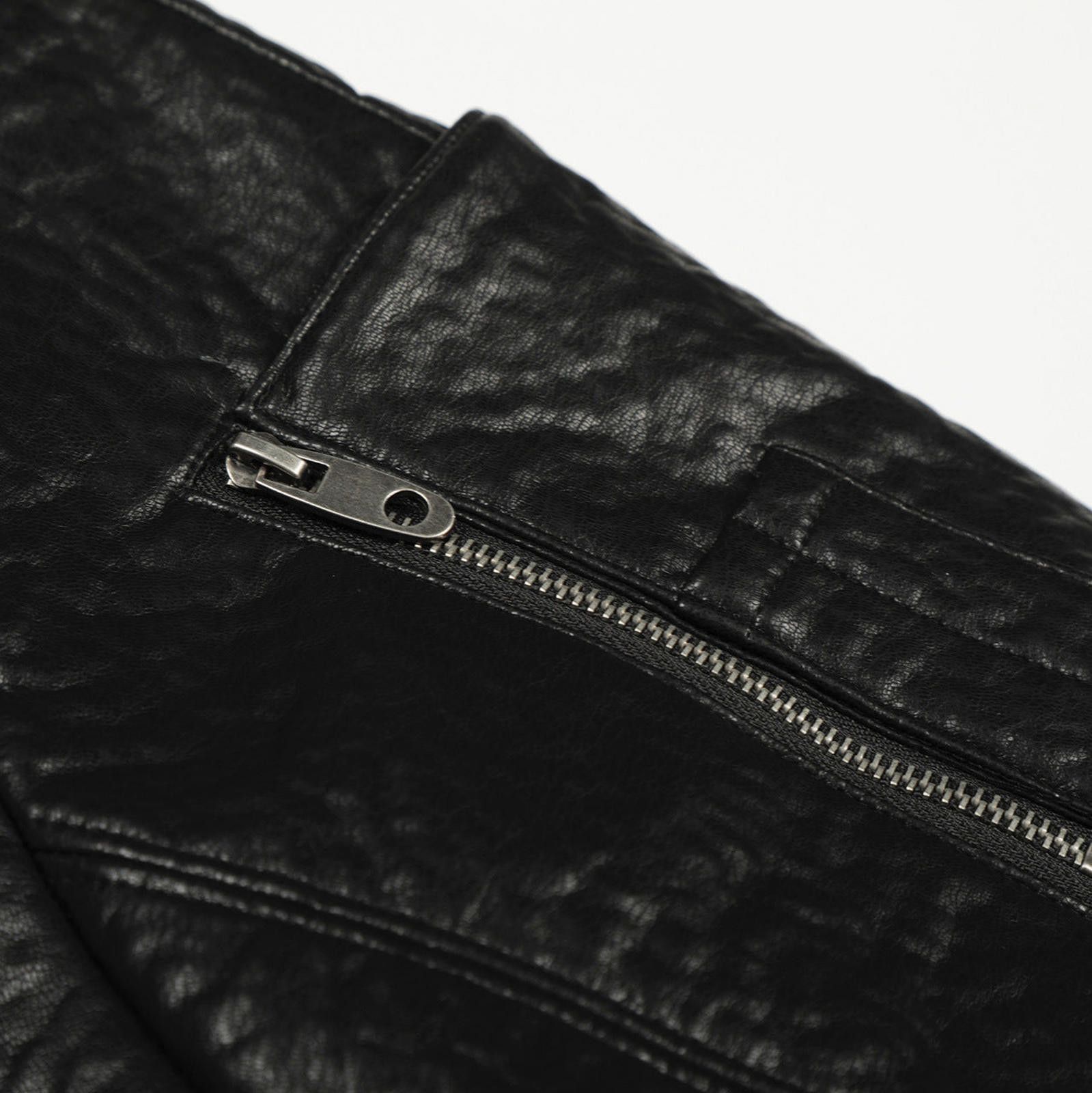 Japanese Brand Black Textured Leather Bomber Jacket, Cropped Fit Outerwear Size US M / EU 48-50 / 2 - 2 Thumbnail