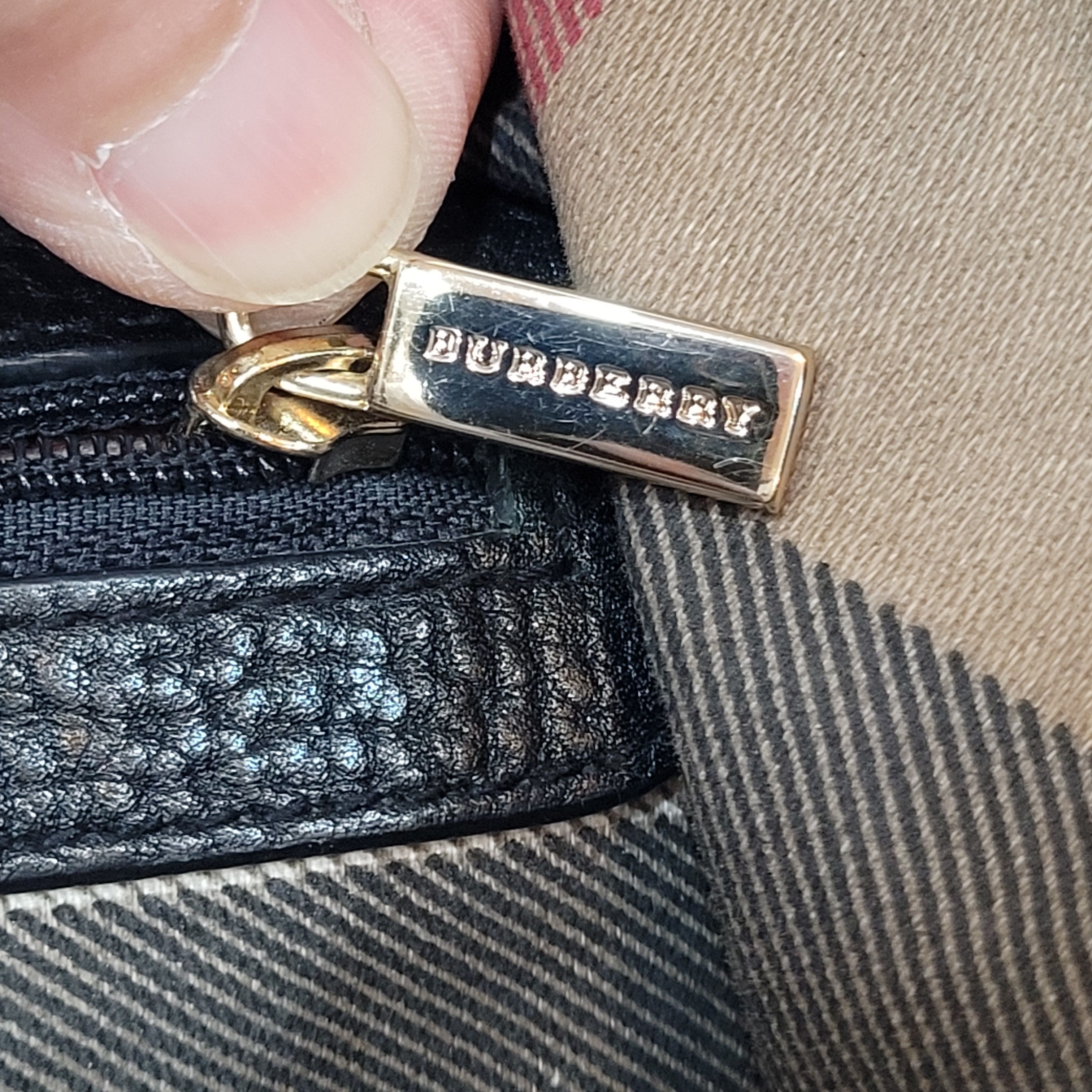 Burberry Burberry Classic Black Pebbled Leather Tote Shoulder Bag Size ONE SIZE - 12 Thumbnail