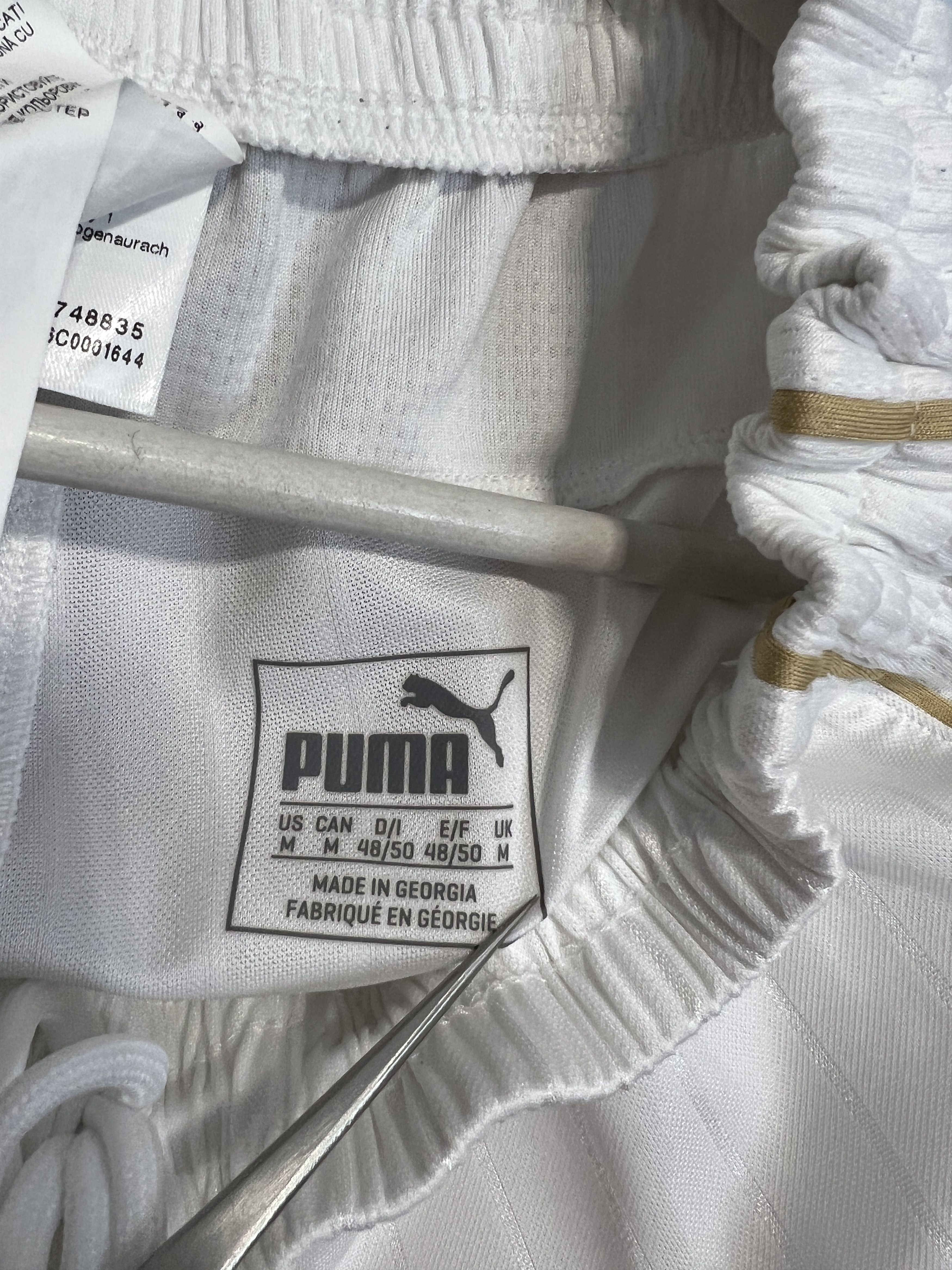Puma Italy Football Shorts National Team Soccer Rare Athletic Size US 32 / EU 48 - 9 Thumbnail
