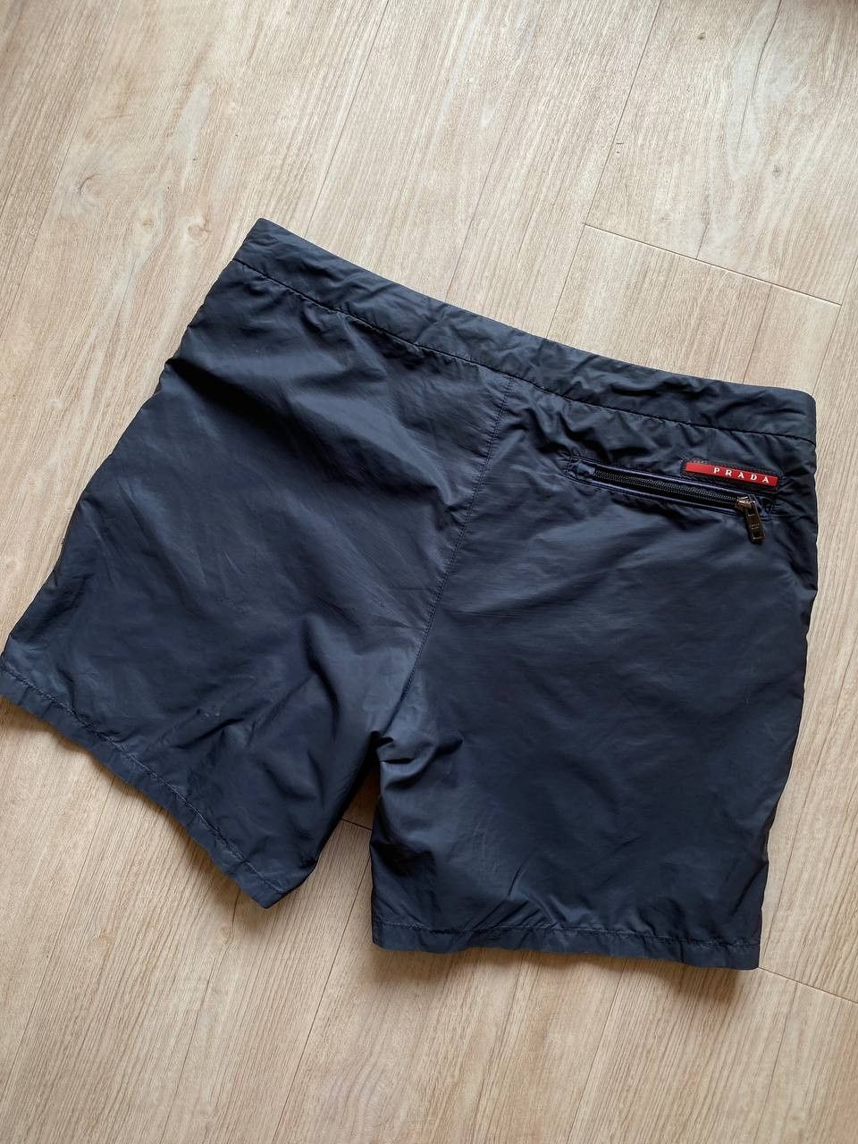 Prada prada red tab nylon shorts Size US 34 / EU 50 - 2 Thumbnail