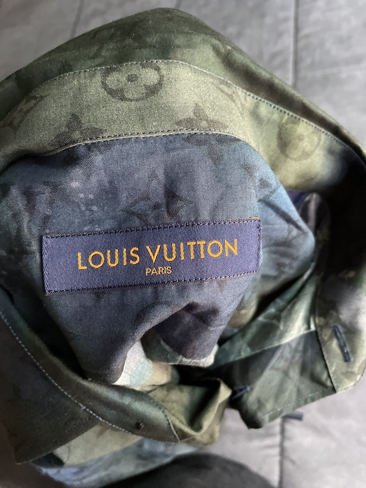 Louis Vuitton Louis Vuitton Tie Dye Monogram Shirt Size US L / EU 52-54 / 3 - 7 Thumbnail