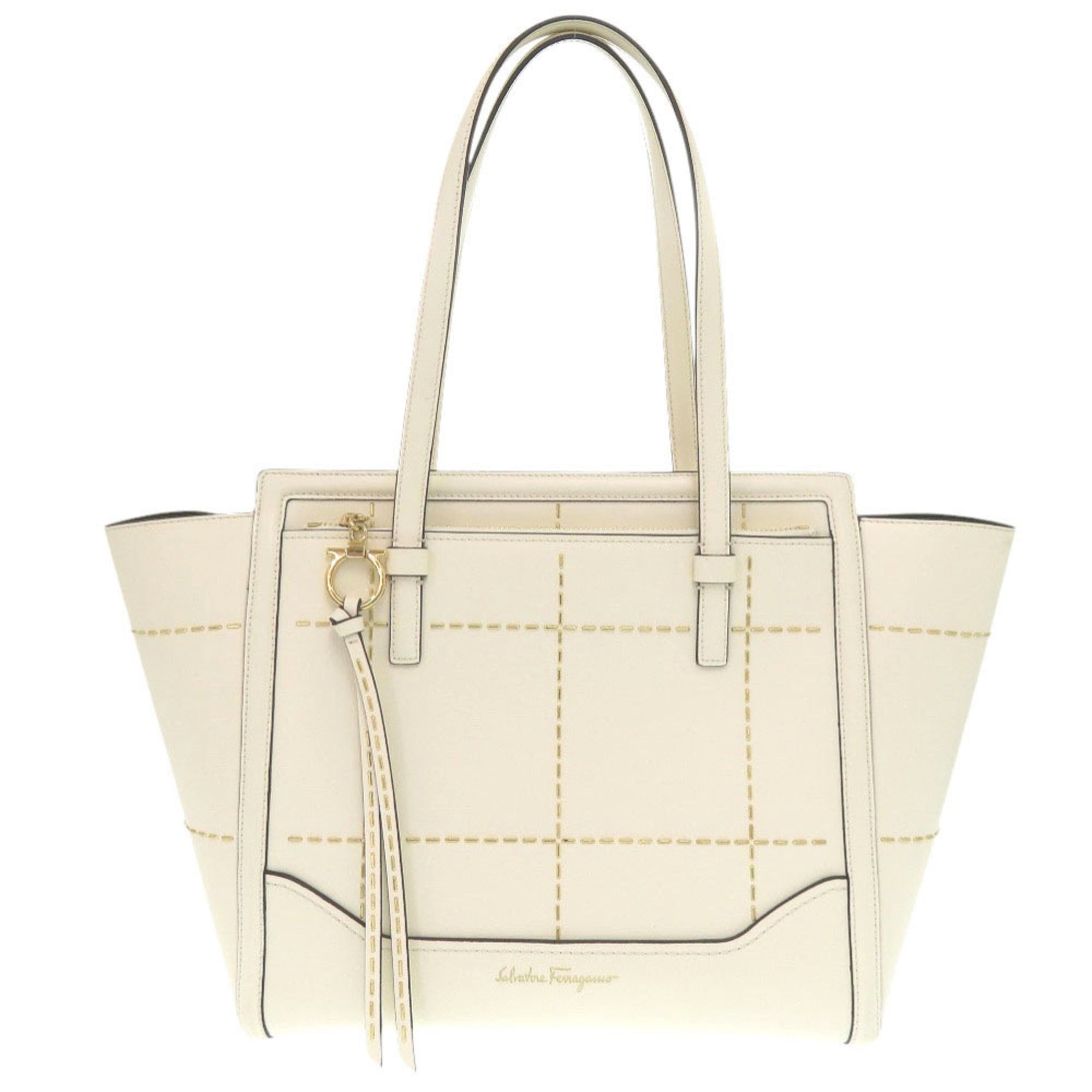 Salvatore Ferragamo Excellent condition Salvatore Ferragamo Amy EZ-21 G661 gold hardware leather white tote bag, one-shoulder 1544 Size ONE SIZE - 1 Thumbnail