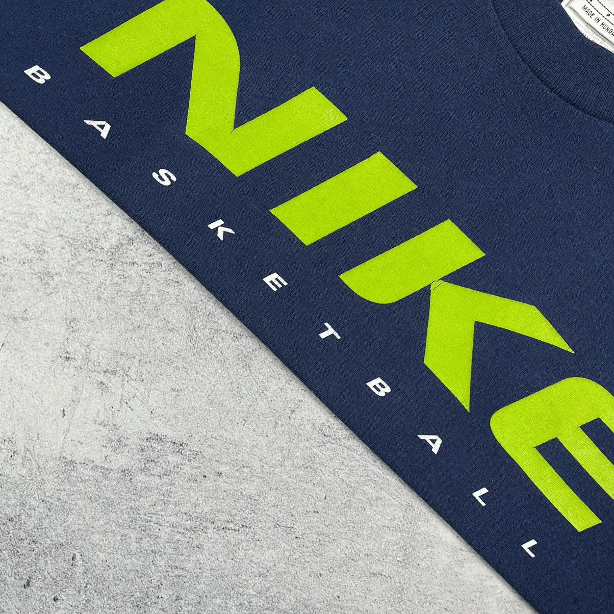 Nike Vintage Nike Basketball y2k big logo tee 90’s Size US S / EU 44-46 / 1 - 9 Thumbnail