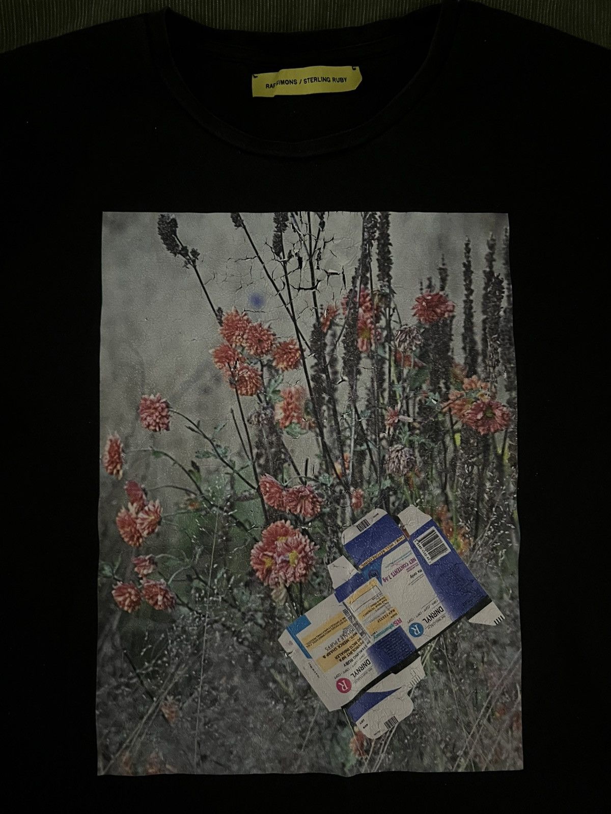 Raf Simons × Sterling Ruby Raf x Sterling Ruby Flowers Graphic Tee Size US L / EU 52-54 / 3 - 3 Thumbnail