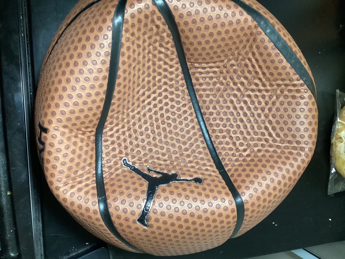 Jordan Brand × Travis Scott Jordan x Travis Scott astro world basketball Size ONE SIZE - 1 Thumbnail