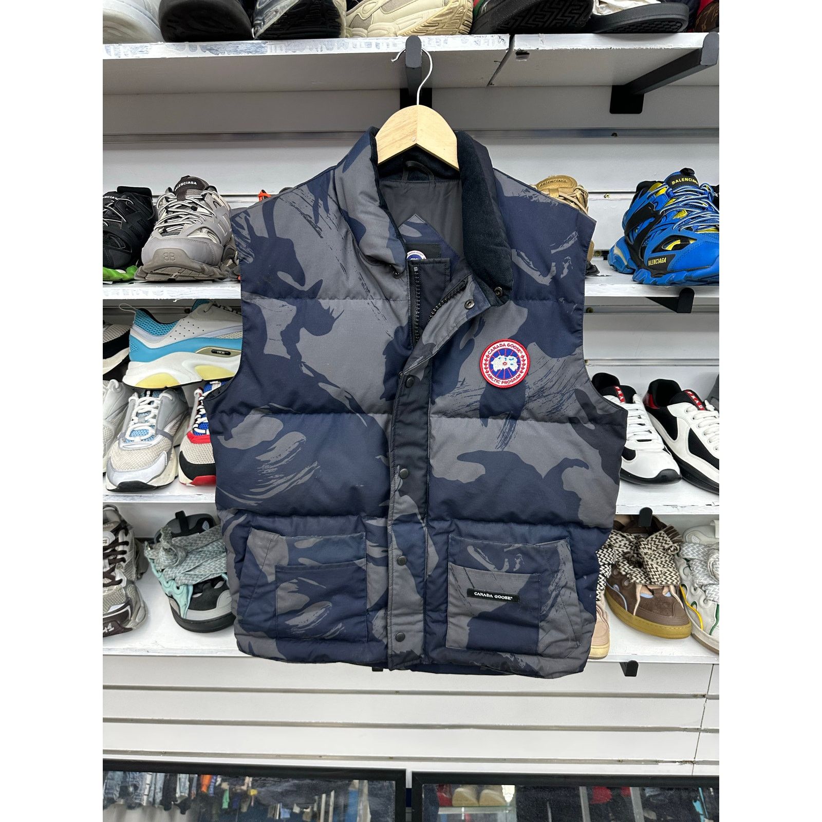 Canada Goose Canada Goose Freestyle Down Vest Blue Arctic Camo Size L Size L / US 10 / IT 46 - 1 Thumbnail