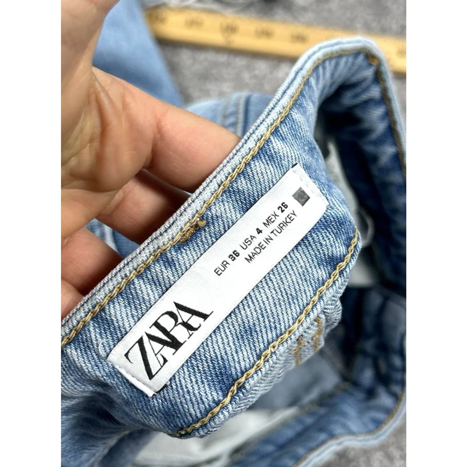 Zara VINTAGE Zara Jeans Womens 4 Light Blue Denim Button Fly Raw Hem Straight Jeans Womens 4 Zara Jeans Size 27" / US 4 / IT 40 - 6 Thumbnail