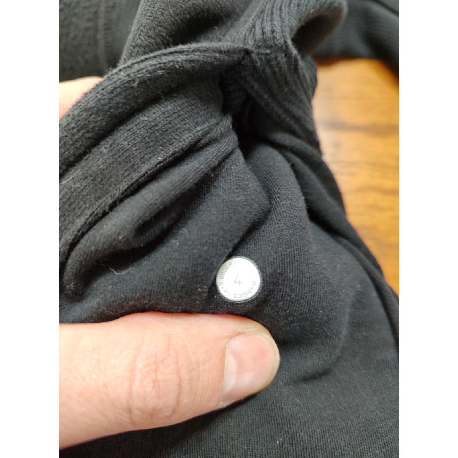 Lululemon Lululemon Jacket Womens 4 Black Radiant Jacket Thumbholes Full Zip Yoga Size S / US 4 / IT 40 - 6 Thumbnail