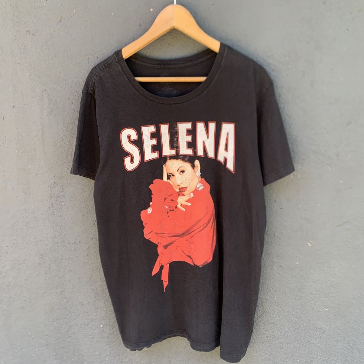 Band Tees Thrashed Faded Selena Singer Tee Size US L / EU 52-54 / 3 - 1 Thumbnail