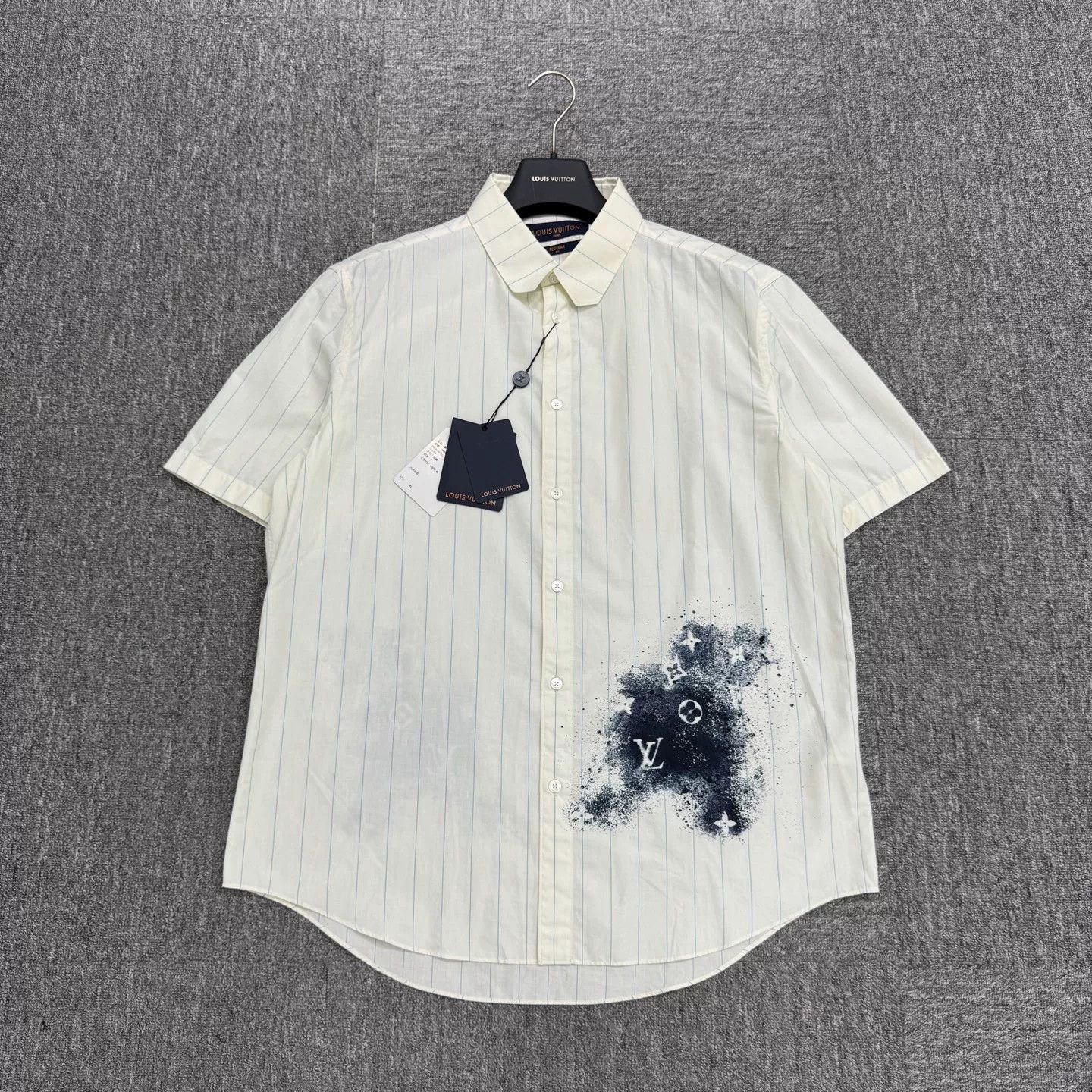 Louis Vuitton louis vuitton splatter short sleeve shirt Size US XL / EU 56 / 4 - 1 Thumbnail