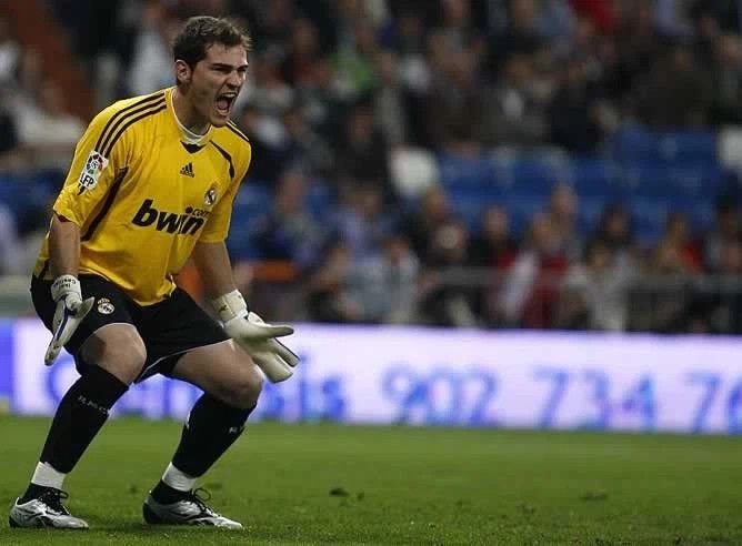Adidas REAL MADRID 2008 2009 GOALKEEPER FOOTBALL SOCCER JERSEY Size US M / EU 48-50 / 2 - 14 Thumbnail