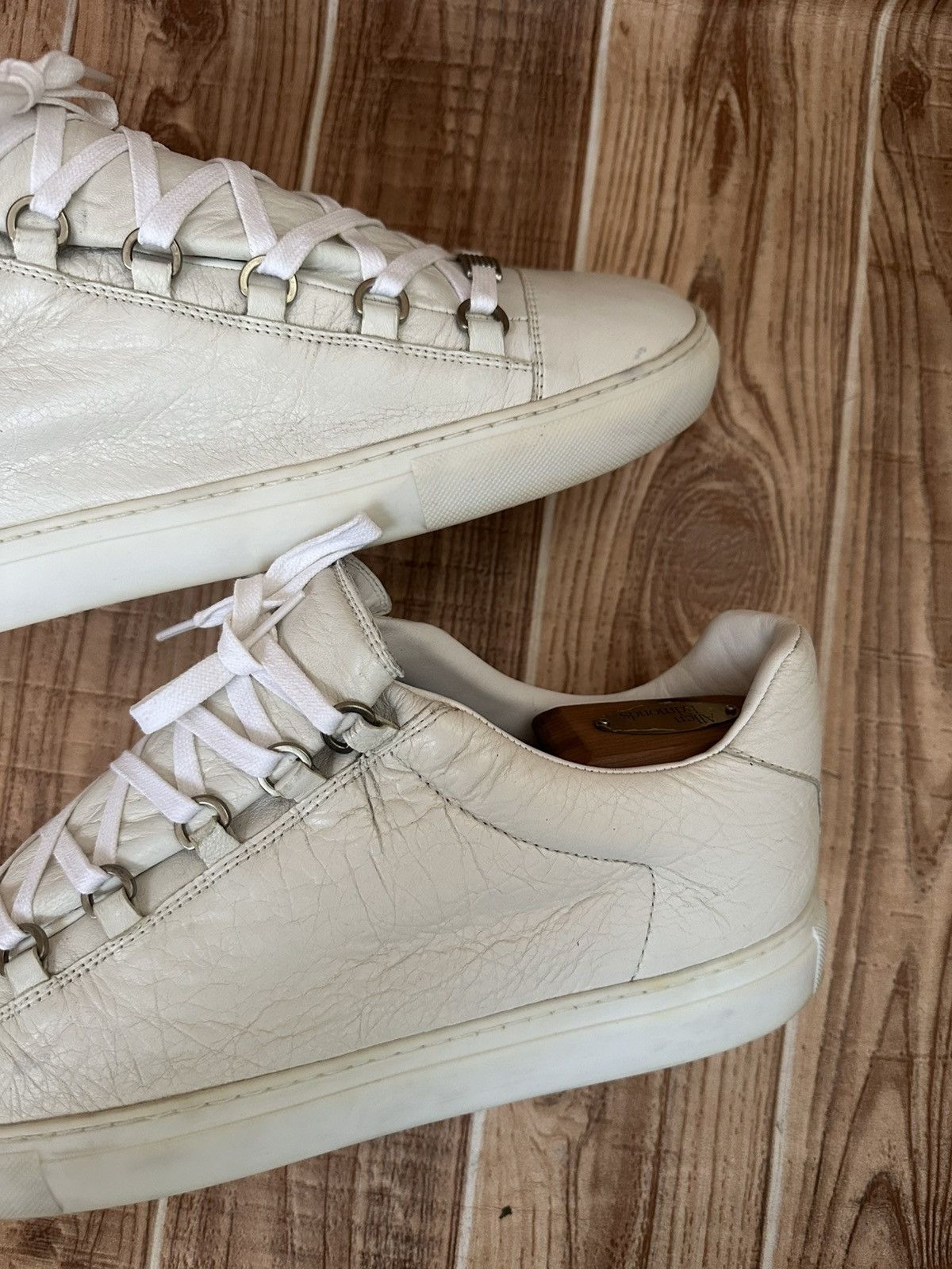 Balenciaga Balenciaga Arena Cracked White Leather Lowtop Sneaks Size US 13 / EU 46 - 9 Thumbnail