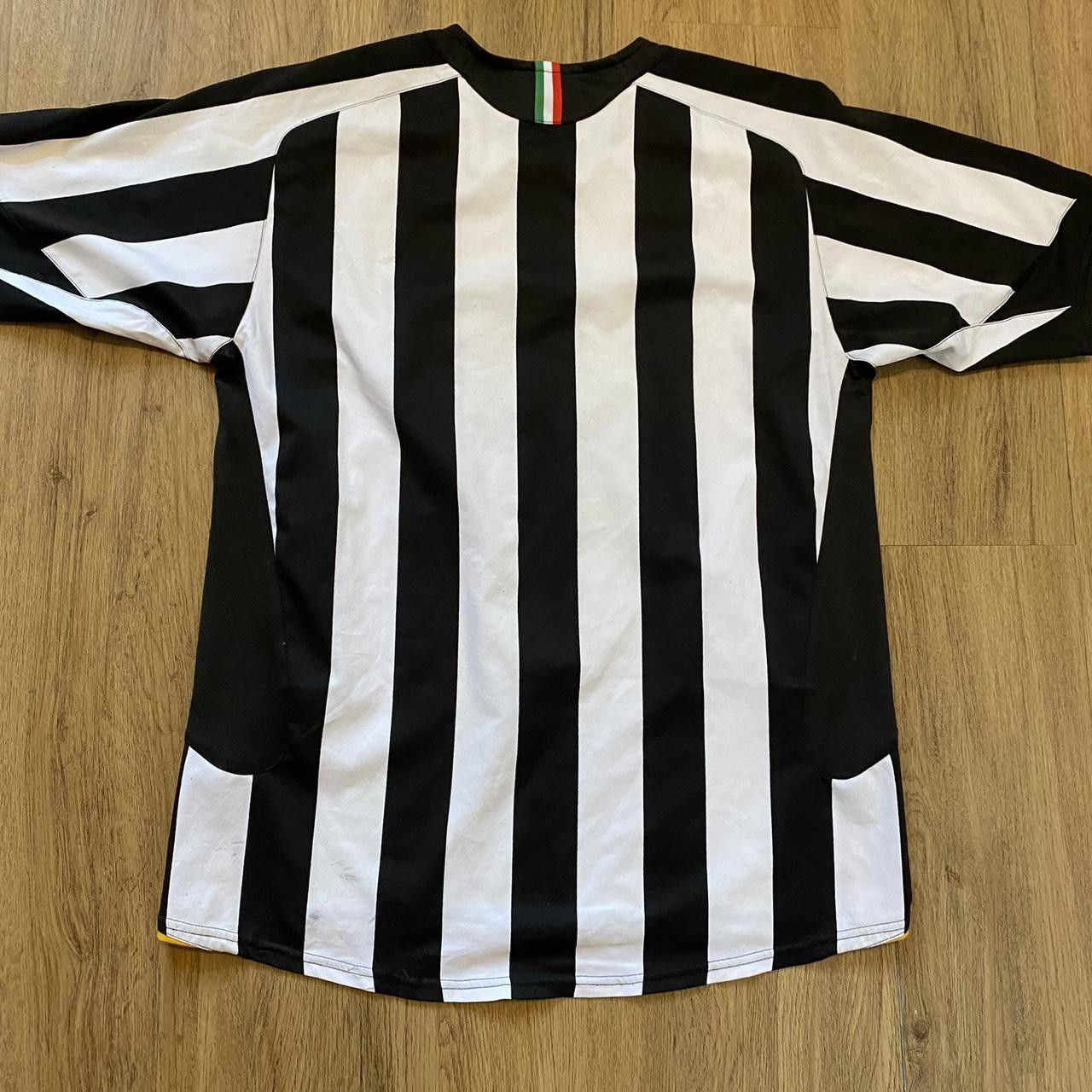 Nike 2005-06 Juventus Nike 90 Home Special Edition y2k 2000s | Grailed