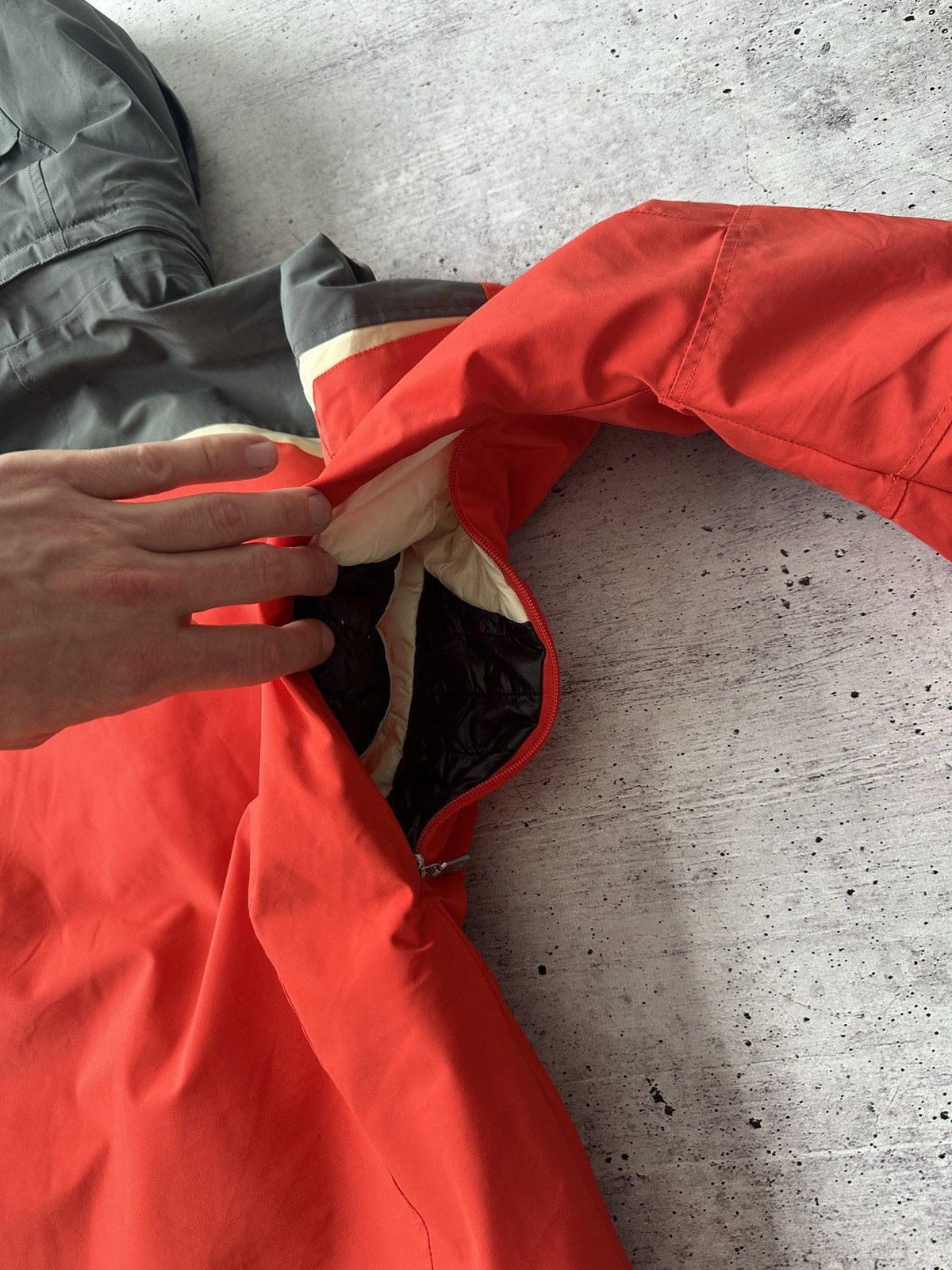 J.Lindeberg J.Lindeberg Ski Jacket Mens M Red Dermizax EV Snowboarding Size US M / EU 48-50 / 2 - 18 Thumbnail