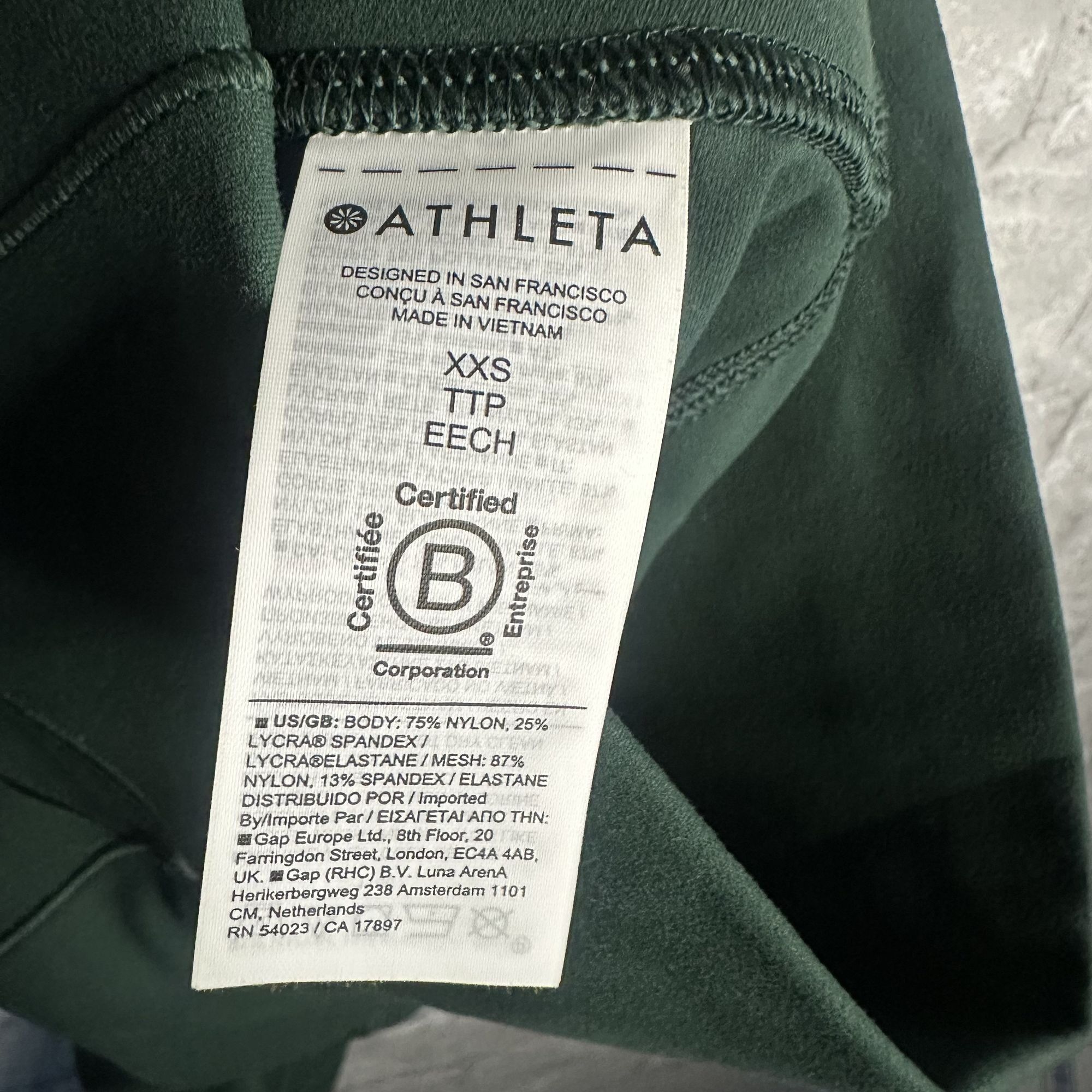 Athleta Athleta Salutation Stash Mesh Tight NWT XXS (Seaweed Snack) Size 24" / US 00 / IT 34 - 13 Thumbnail