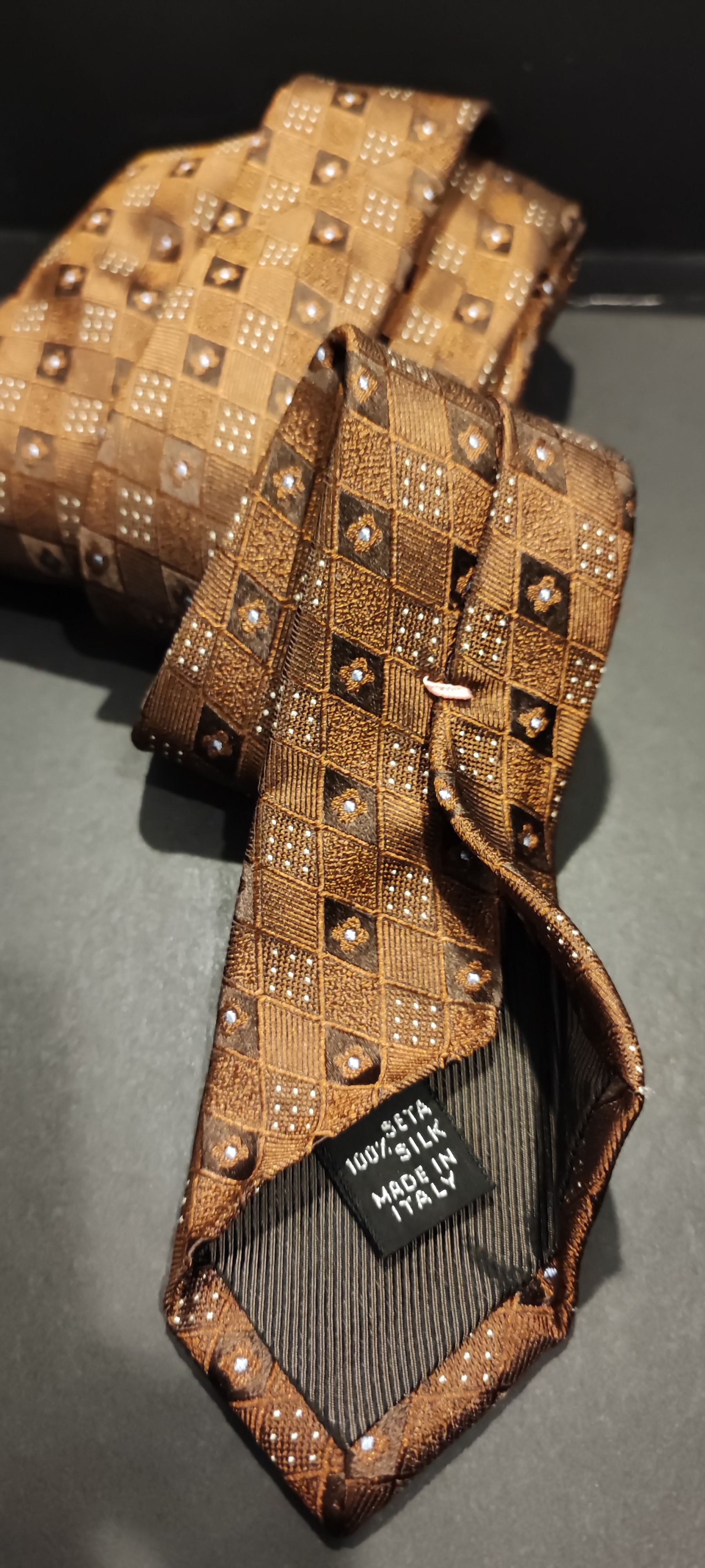 Luigi Borrelli Wide textured brown tie, perfect condition Size ONE SIZE - 5 Thumbnail