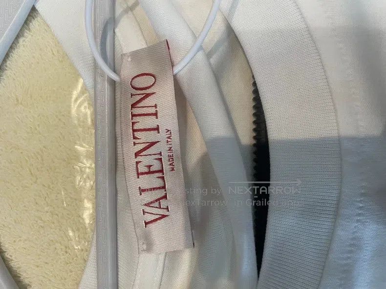 Valentino Valentino White butterfly T-shirt Size XL / US 12-14 / IT 48-50 - 3 Thumbnail