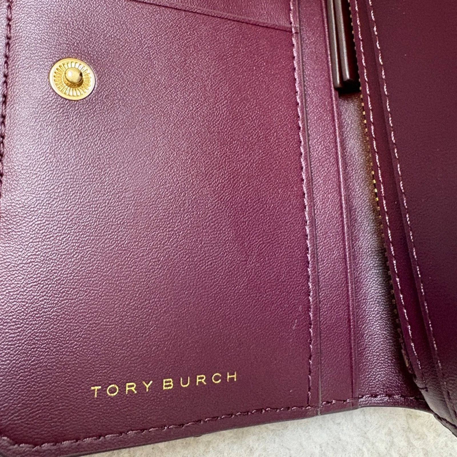 Tory Burch Tory Burch Burgundy Quilted Wallet NWT Size ONE SIZE - 5 Thumbnail