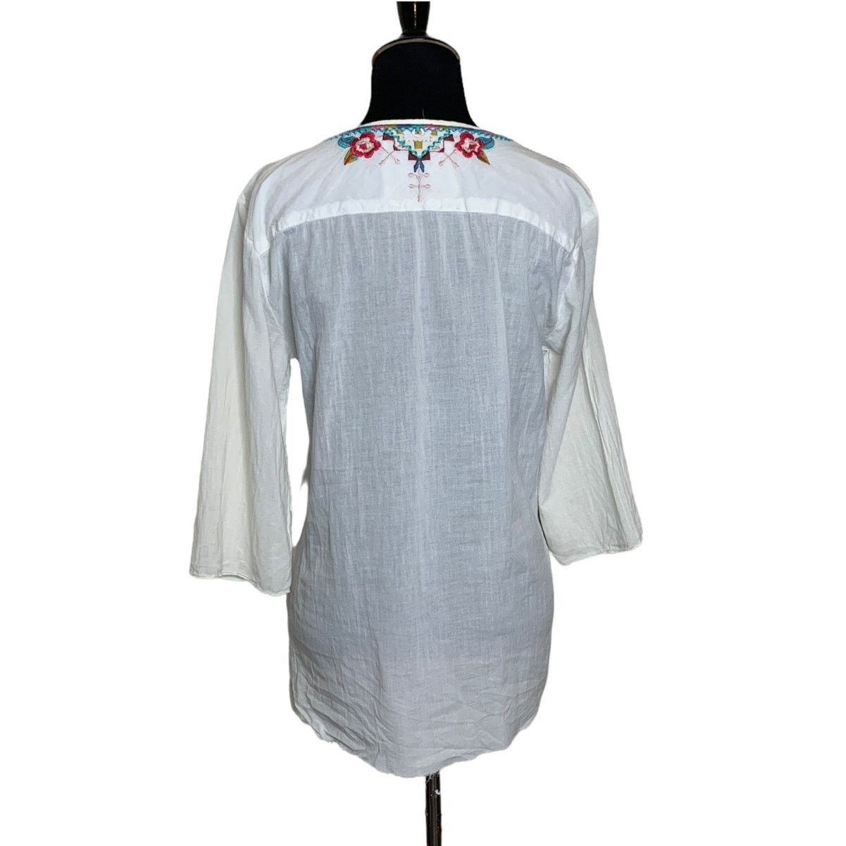Johnny Was Johnny Was white embroidered floral boho tunic size small Size S / US 4 / IT 40 - 2 Thumbnail