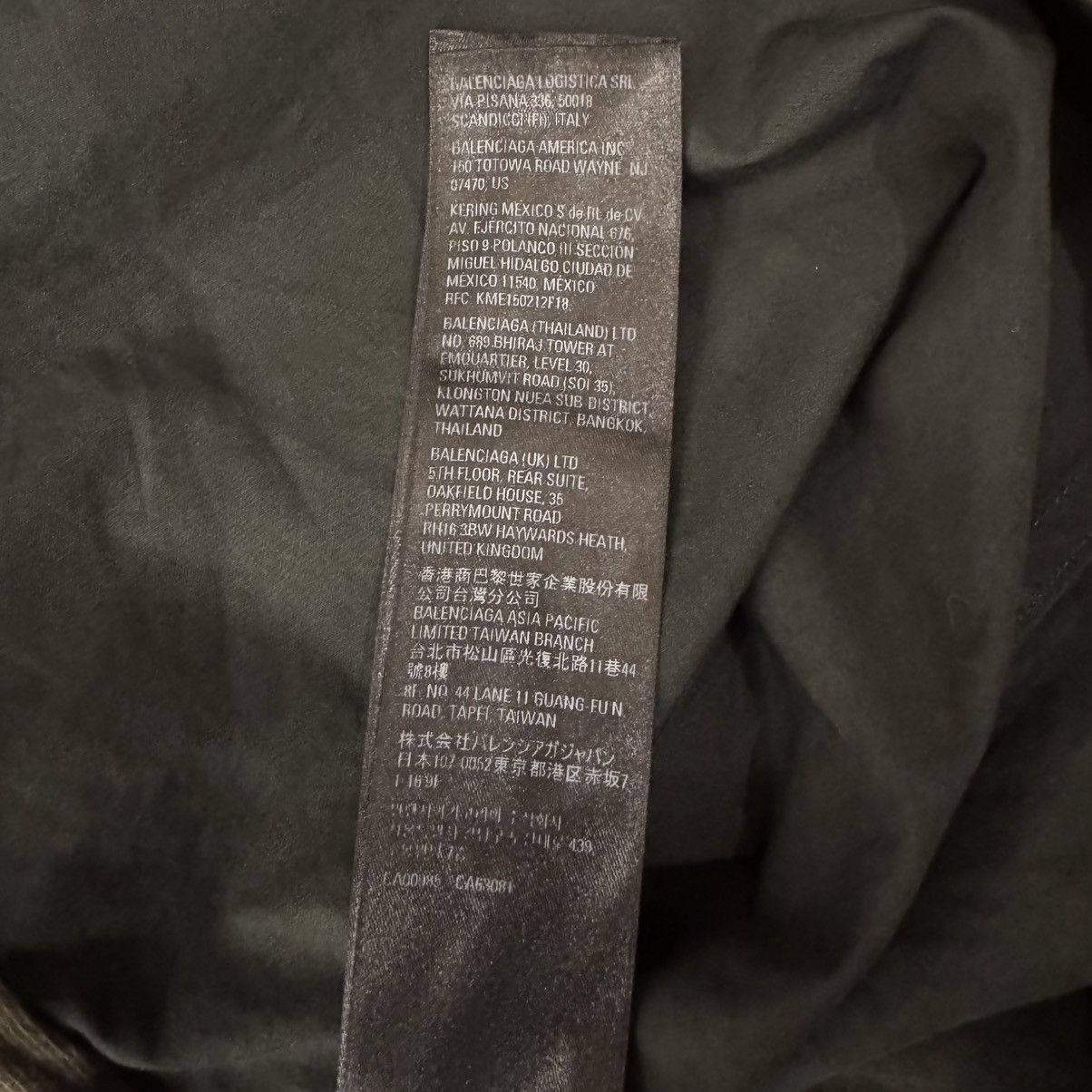Balenciaga Balenciaga BB Icon Trompe L'oeil Layered Shirt Size US M / EU 48-50 / 2 - 6 Thumbnail