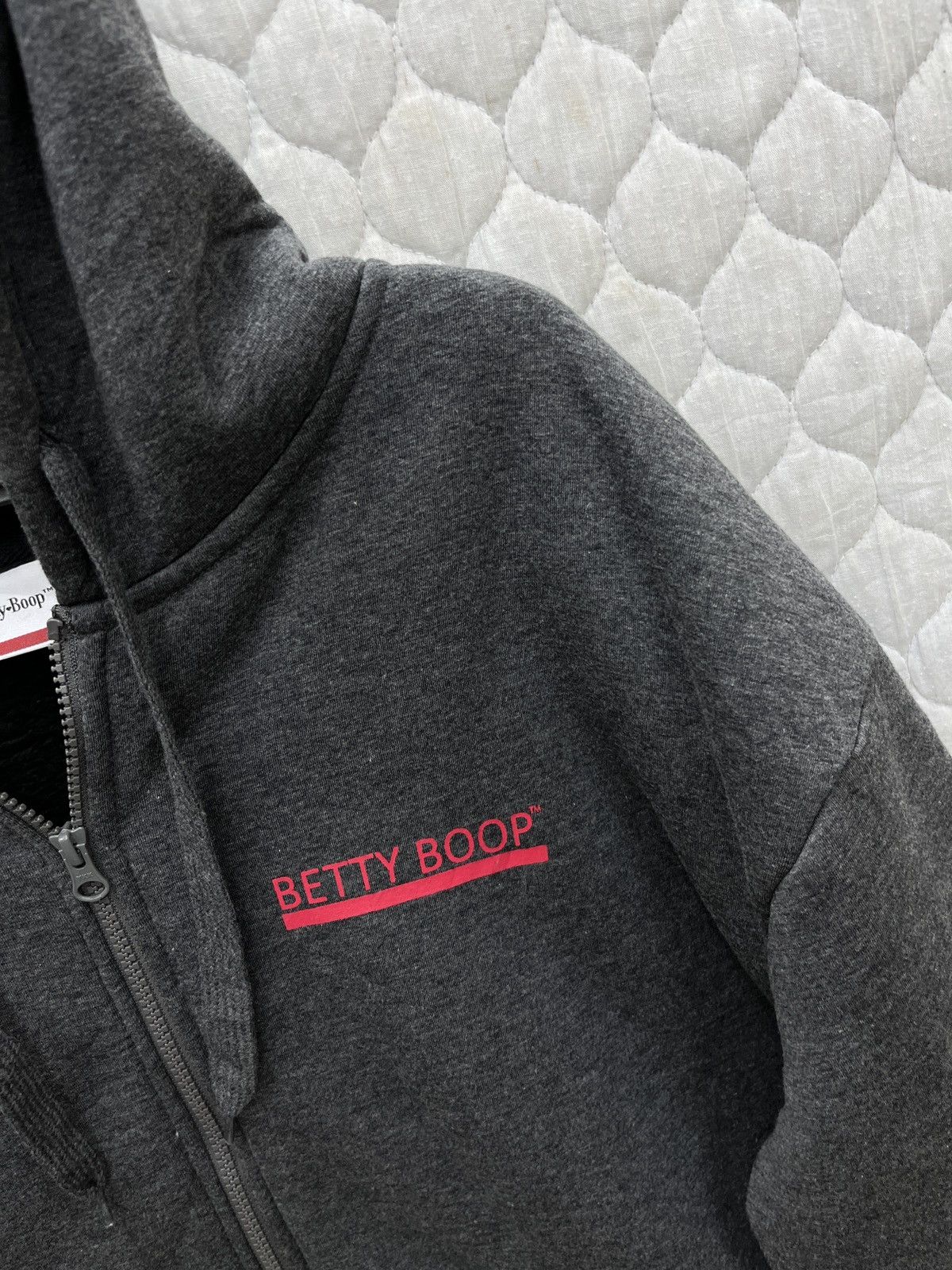 Other 🔥🔥🔥STEALS BETTY BOOP BIG LOGO PRINT Size US L / EU 52-54 / 3 - 7 Thumbnail