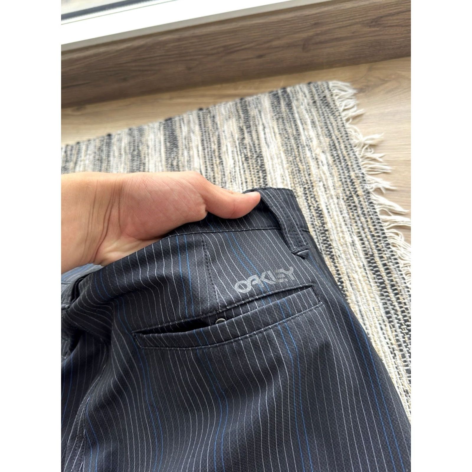 Oakley VINTAGE Oakley Shorts Men Darck Blue 31 Chino 90s Streetwear Logo Pockets Casual Size US 29 - 5 Thumbnail