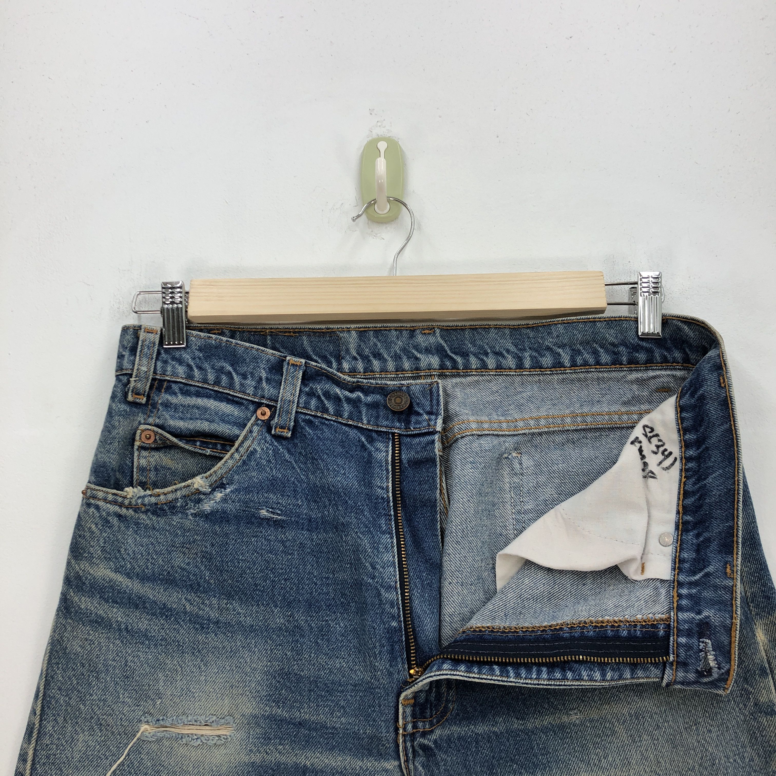 Levi's Vintage Levis 505 Stonewash Jeans Distressed Levi's Denim Size US 32 / EU 48 - 5 Thumbnail
