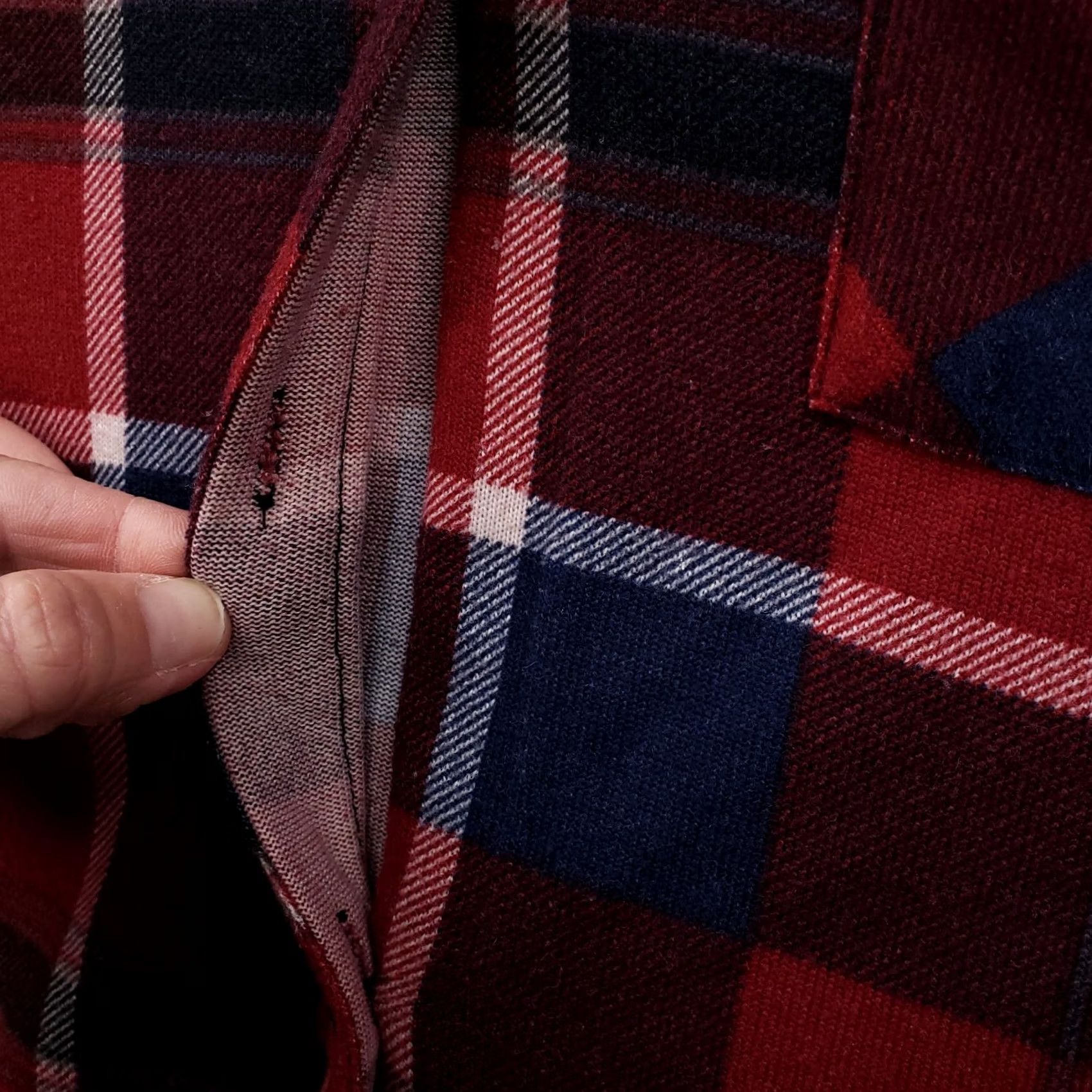 Vintage Rue Shirt Womens 2X XXL Red Plaid Button Up Long Sleeve Polyester Collared Size XXL / US 16-18 / IT 52-54 - 6 Thumbnail